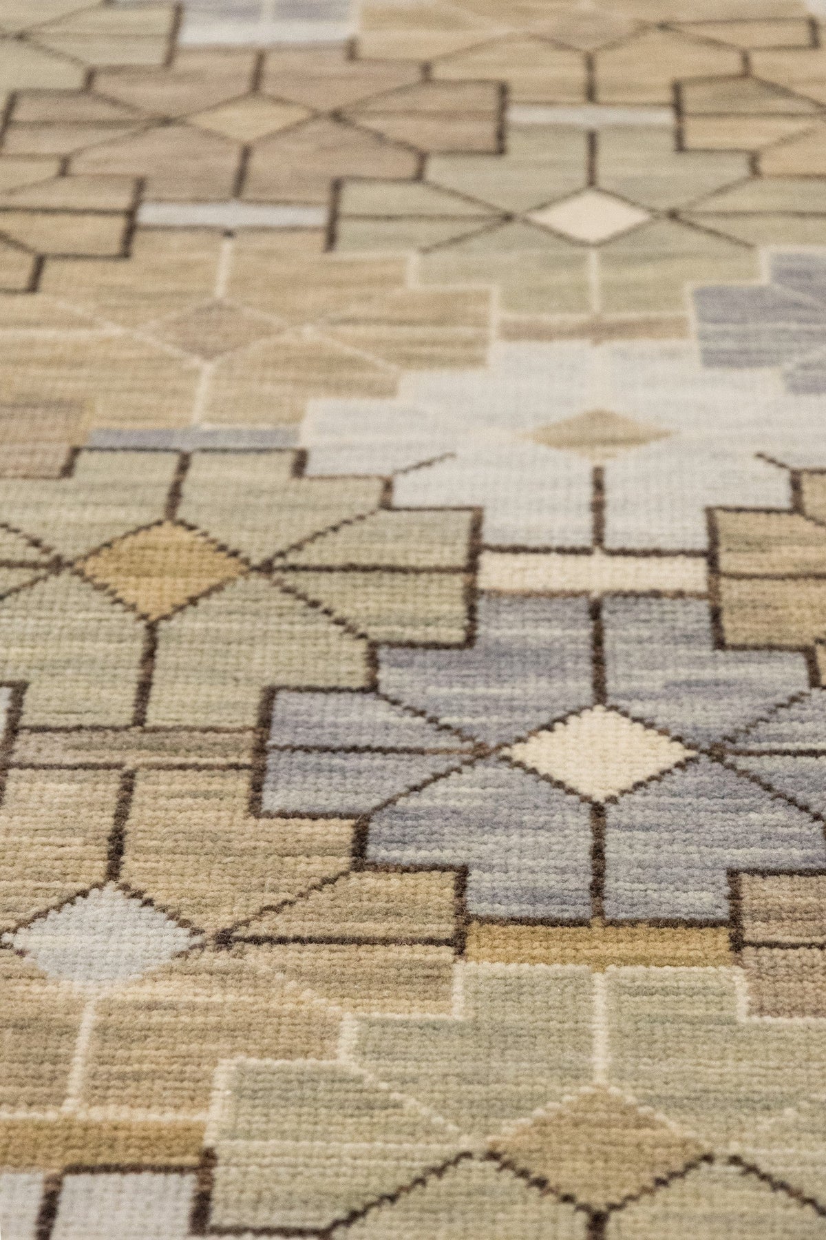 Jaf Kurd Handwoven Transitional Rug, J89833