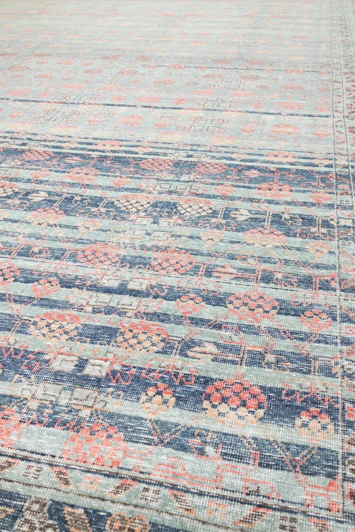Khotan Handwoven Transitional Rug, J71408