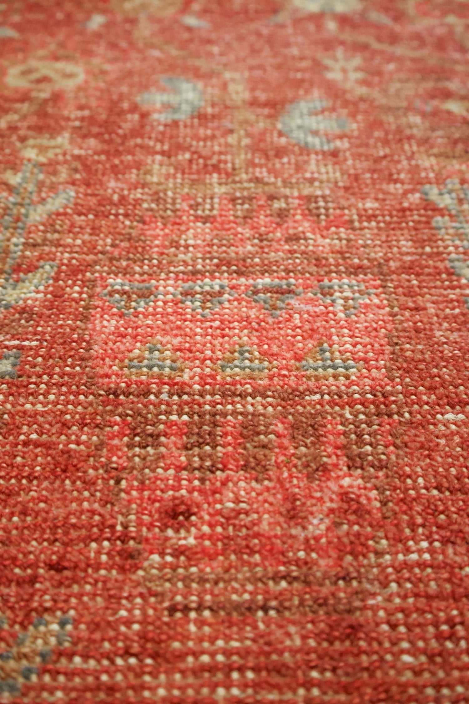 Khotan Vase Handwoven Transitional Rug, J70431