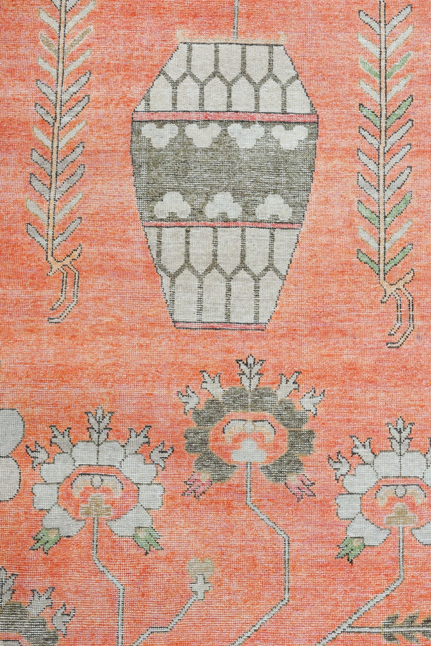 Khotan Vase Handwoven Transitional Rug, J71401