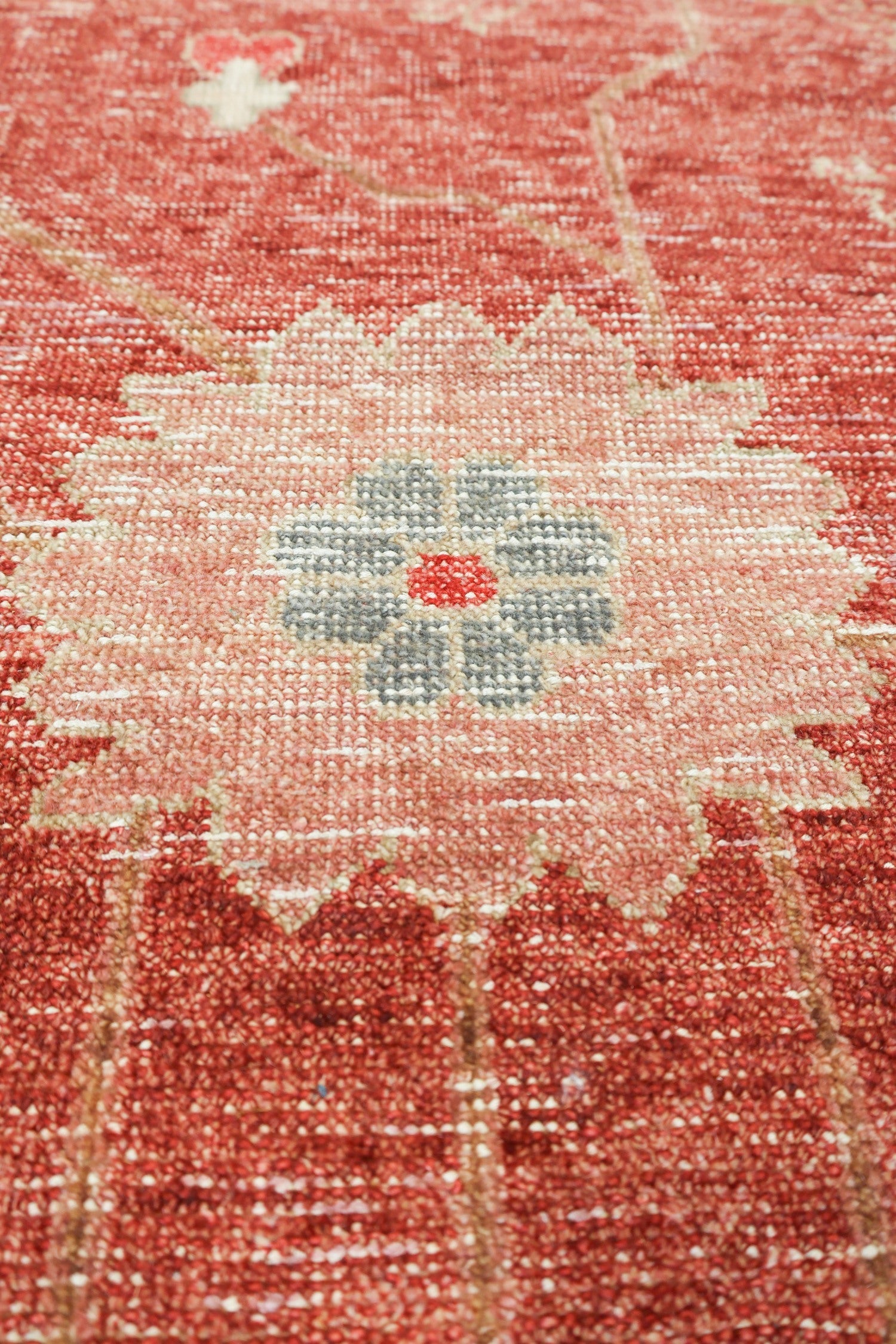 Khotan Vase Handwoven Transitional Rug, J71402