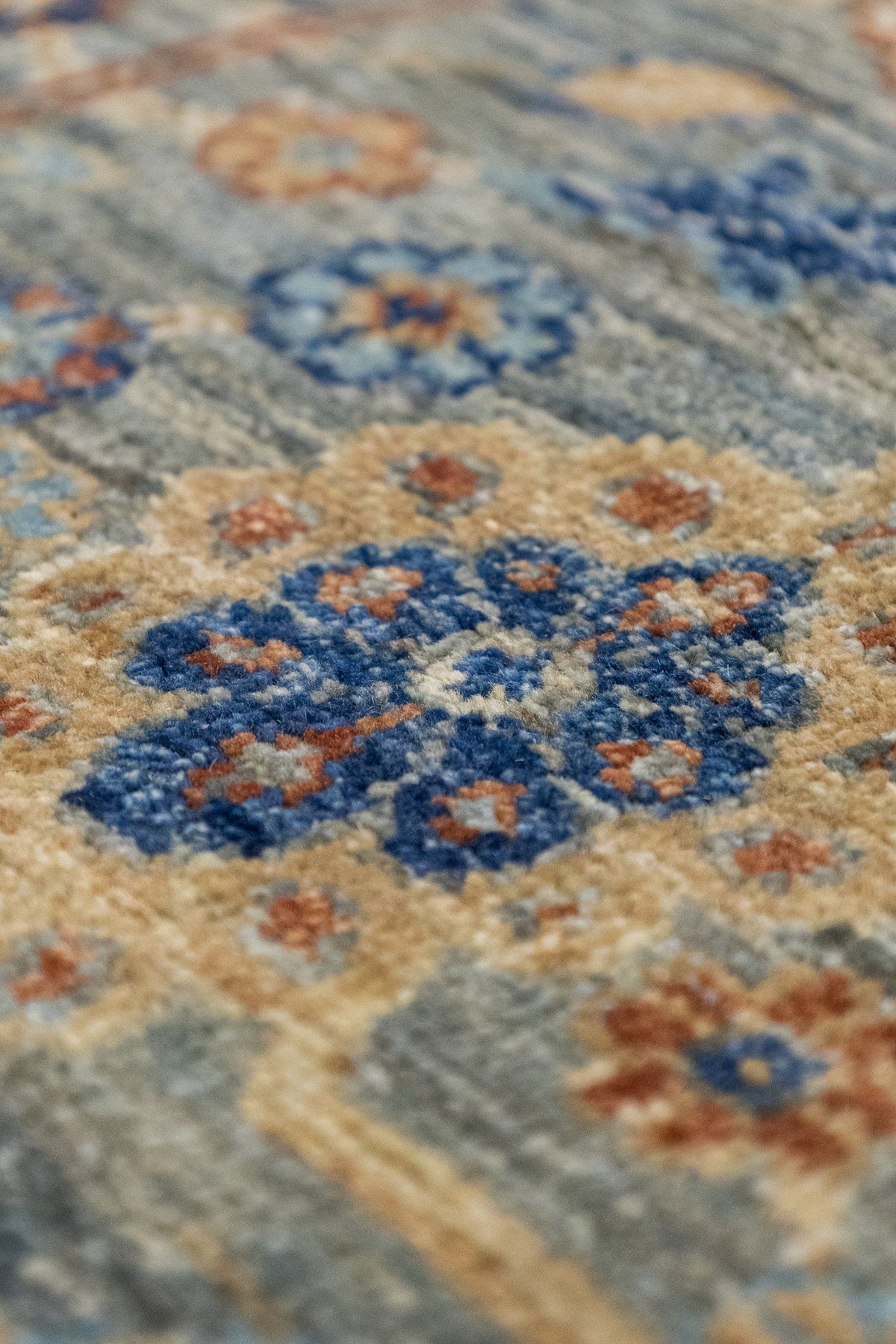 Laristan Handwoven Transitional Rug, J89641
