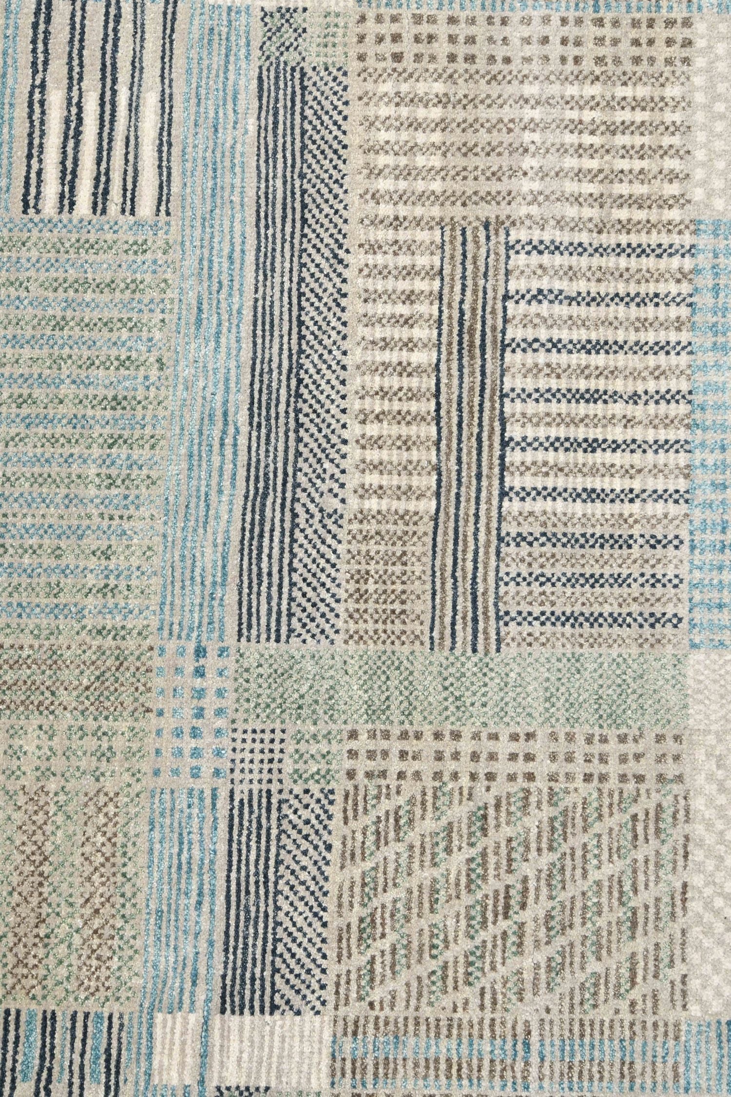 Madras 2 Handwoven Transitional Rug, J72226