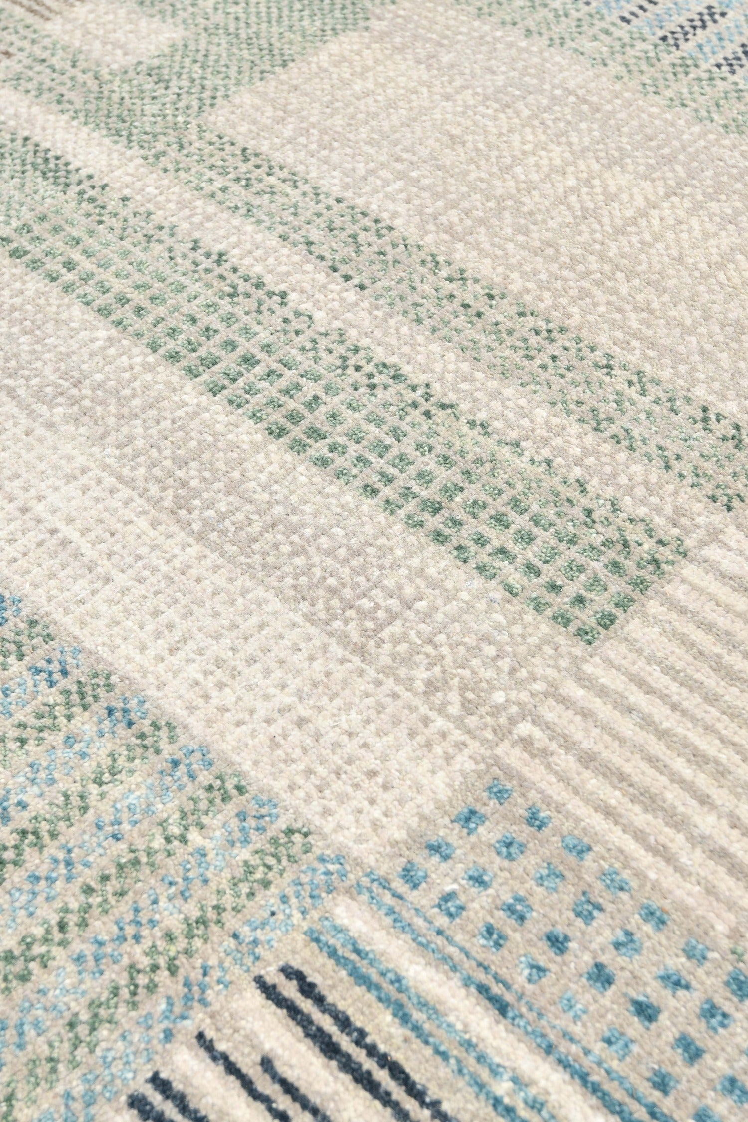 Madras 2 Handwoven Transitional Rug, J72226