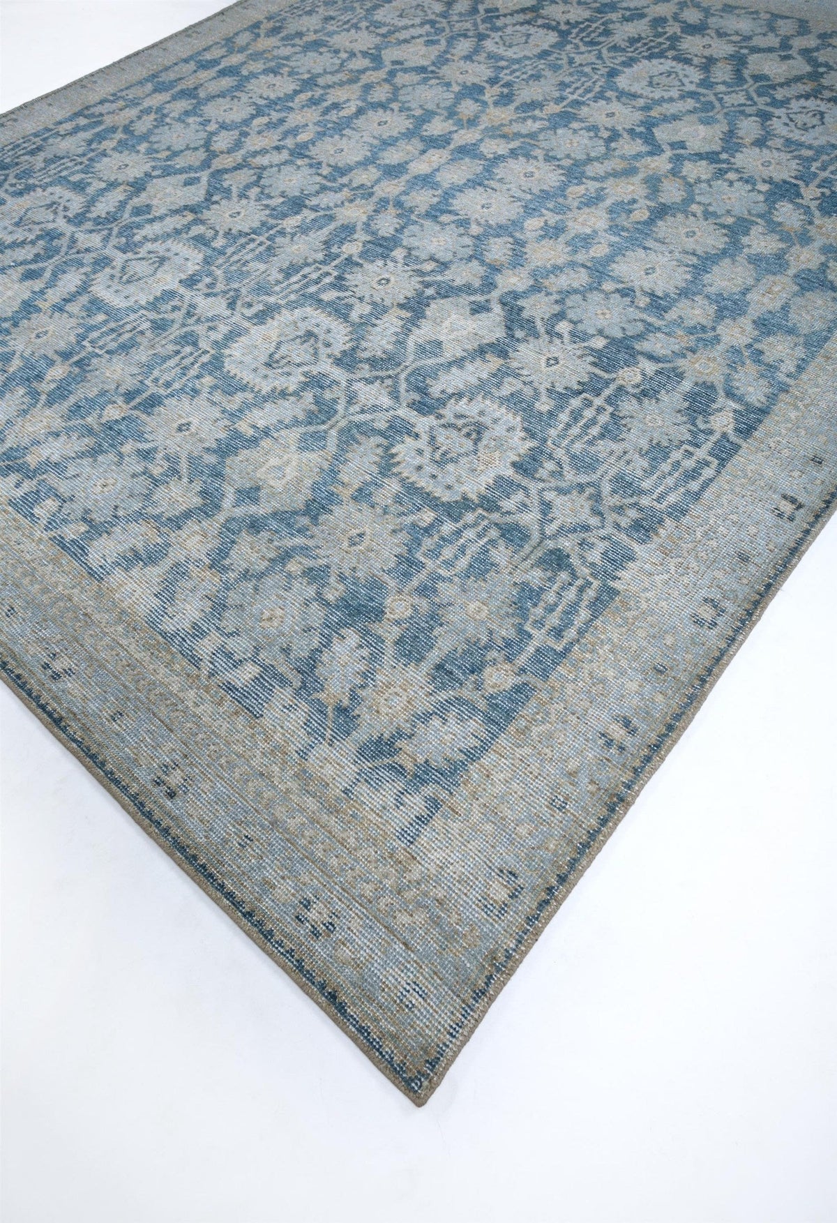 Mahal Handwoven Transitional Rug, J87623