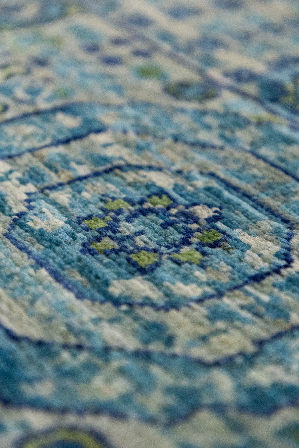 Mamluk Handwoven Transitional Rug, J89230