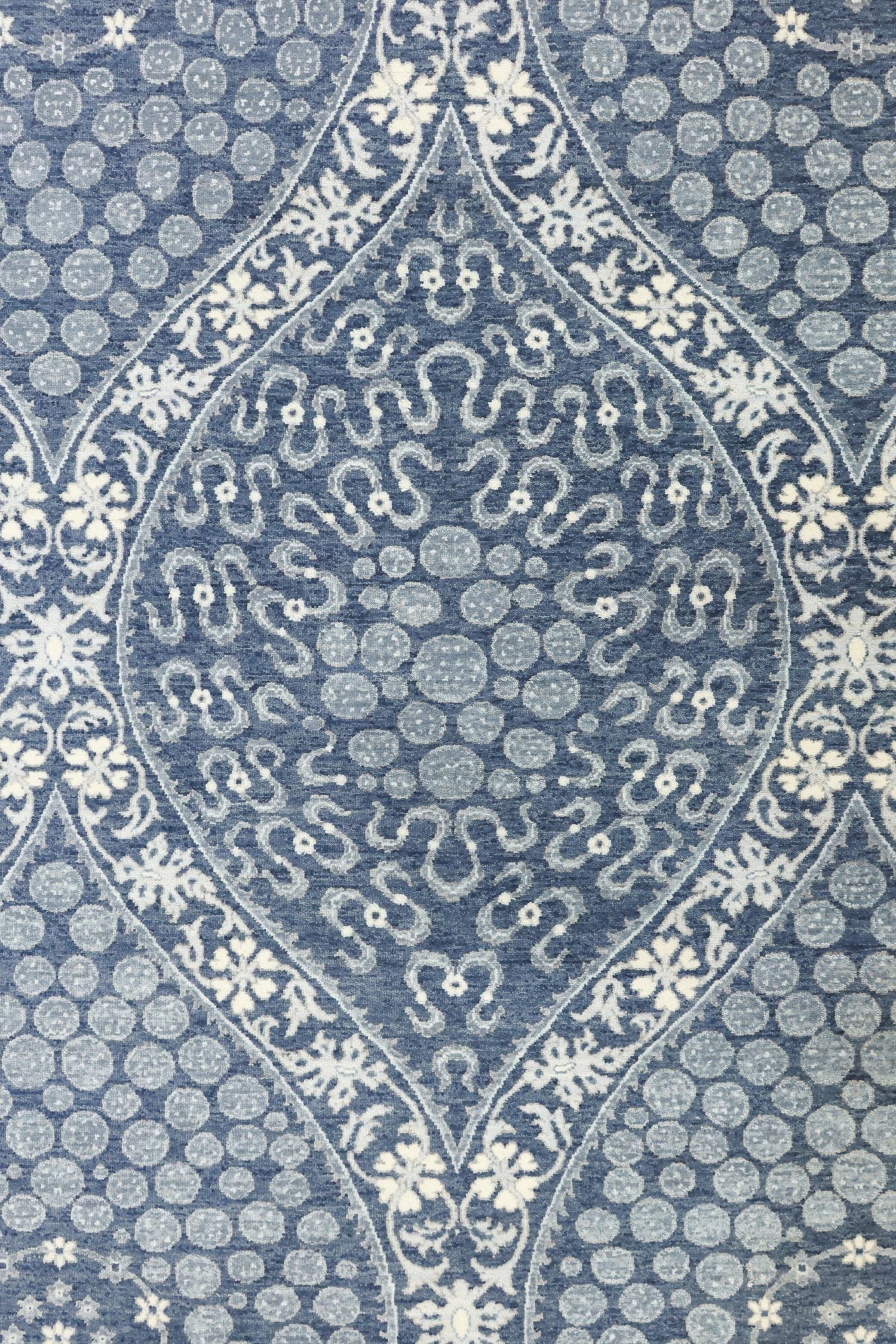 Moghul Handwoven Transitional Rug, J70237