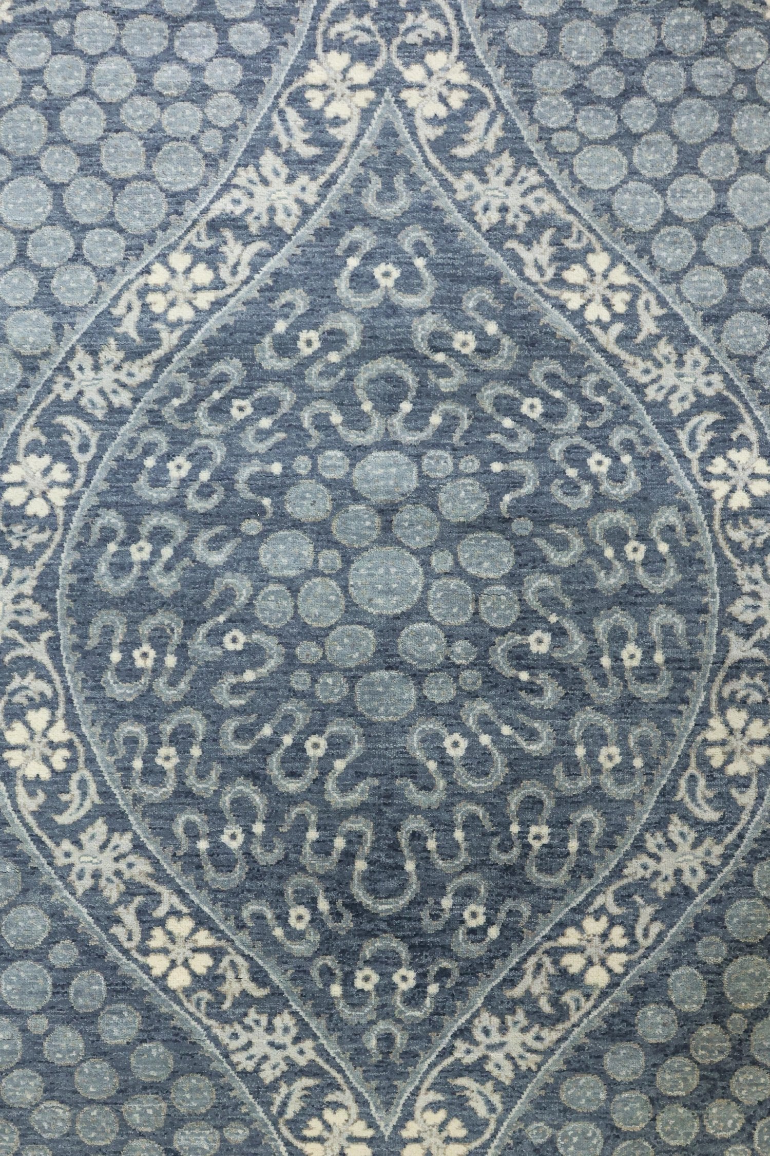 Moghul Handwoven Transitional Rug, J70238