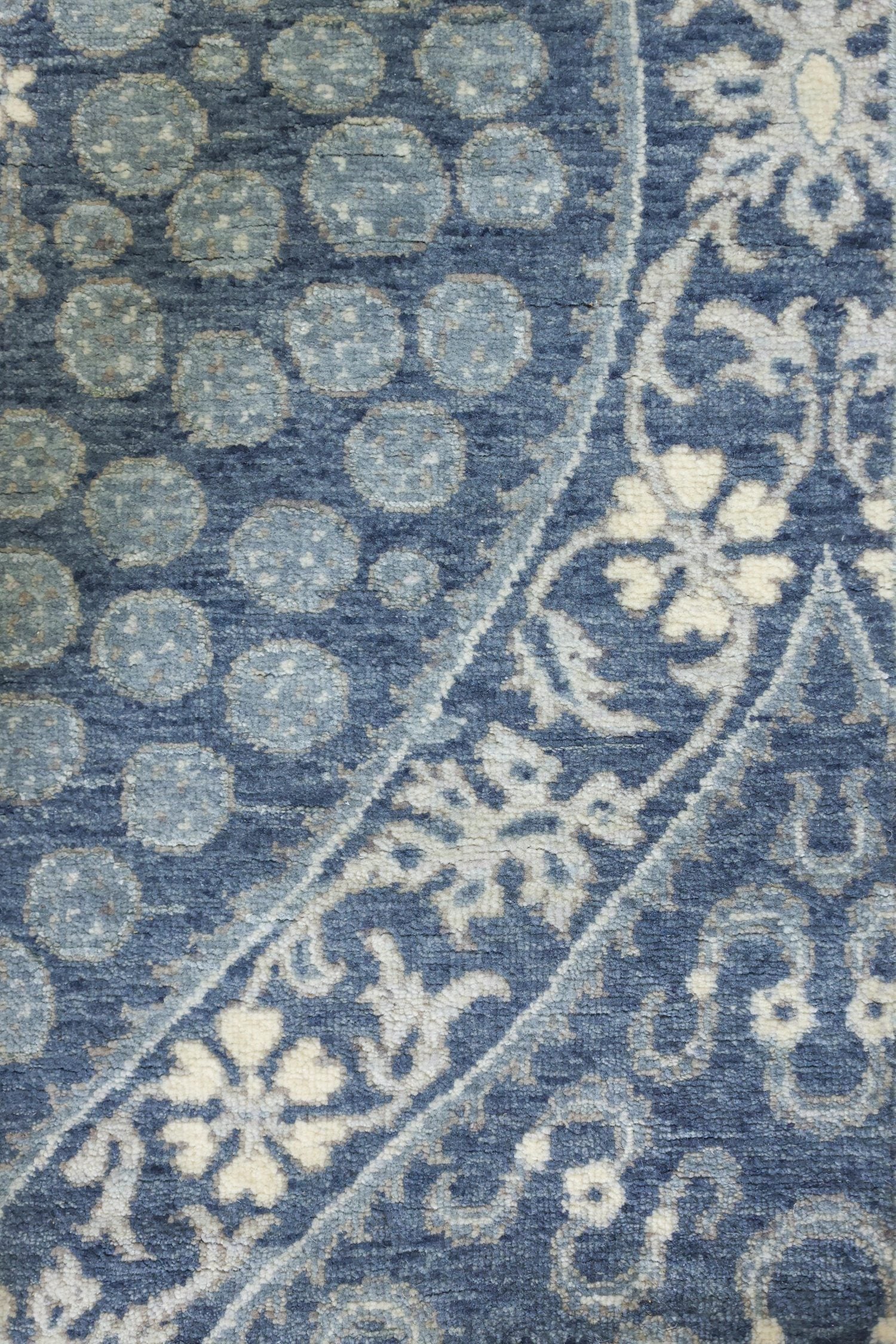 Moghul Handwoven Transitional Rug, J70238