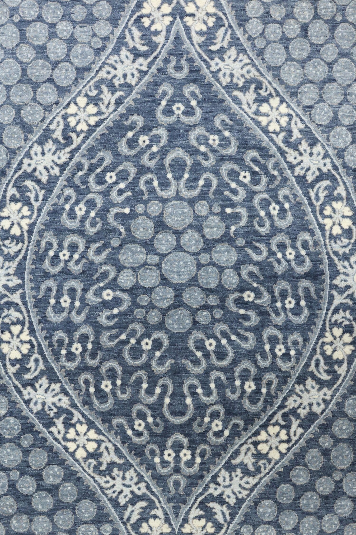 Moghul Handwoven Transitional Rug, J70239