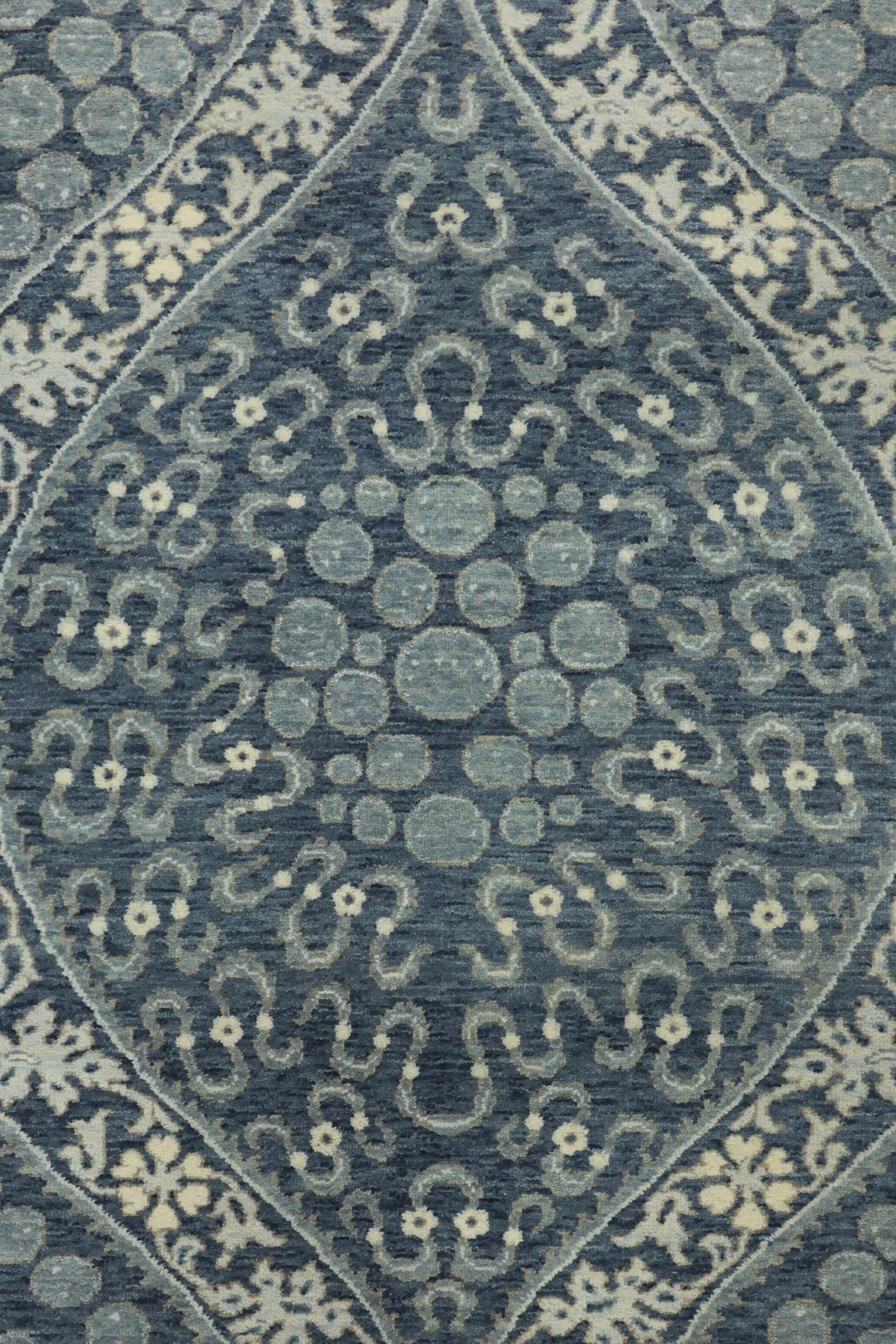 Moghul Handwoven Transitional Rug, J70240