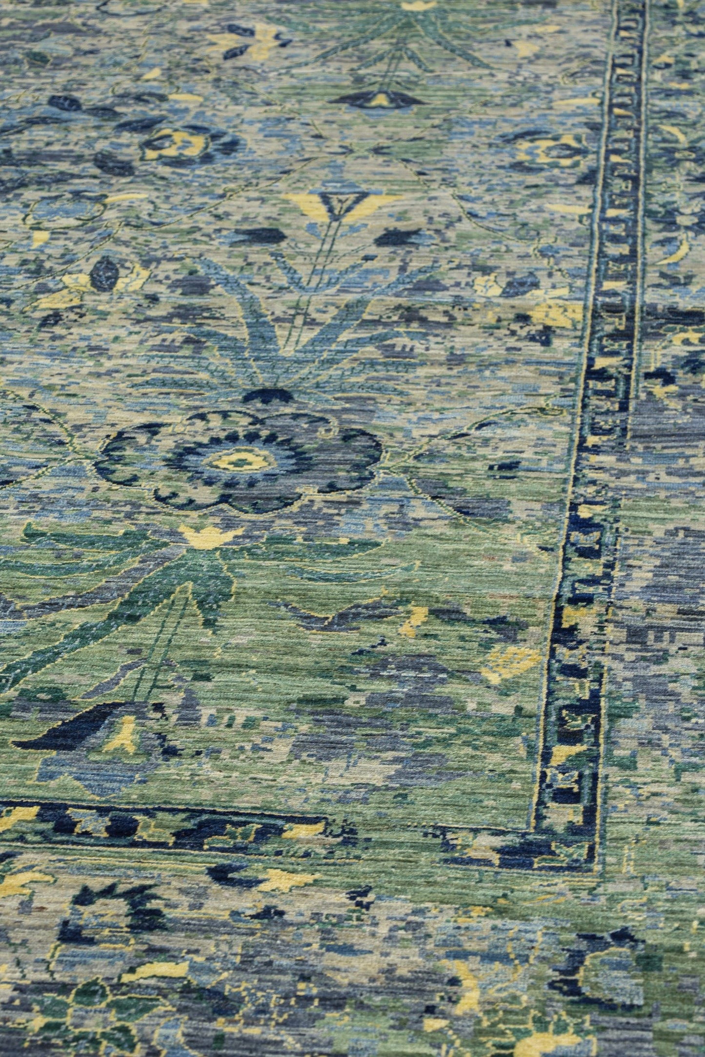 Moghul Erased Handwoven Transitional Rug, J81135