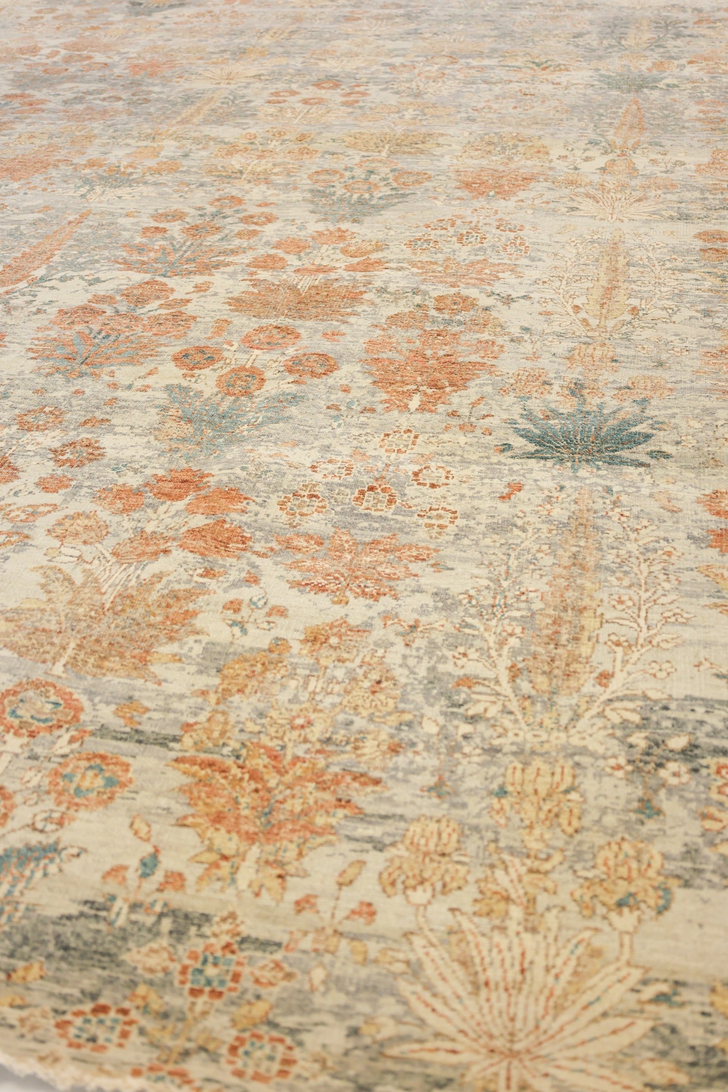 Moghul Shrub Handwoven Transitional Rug, J70302