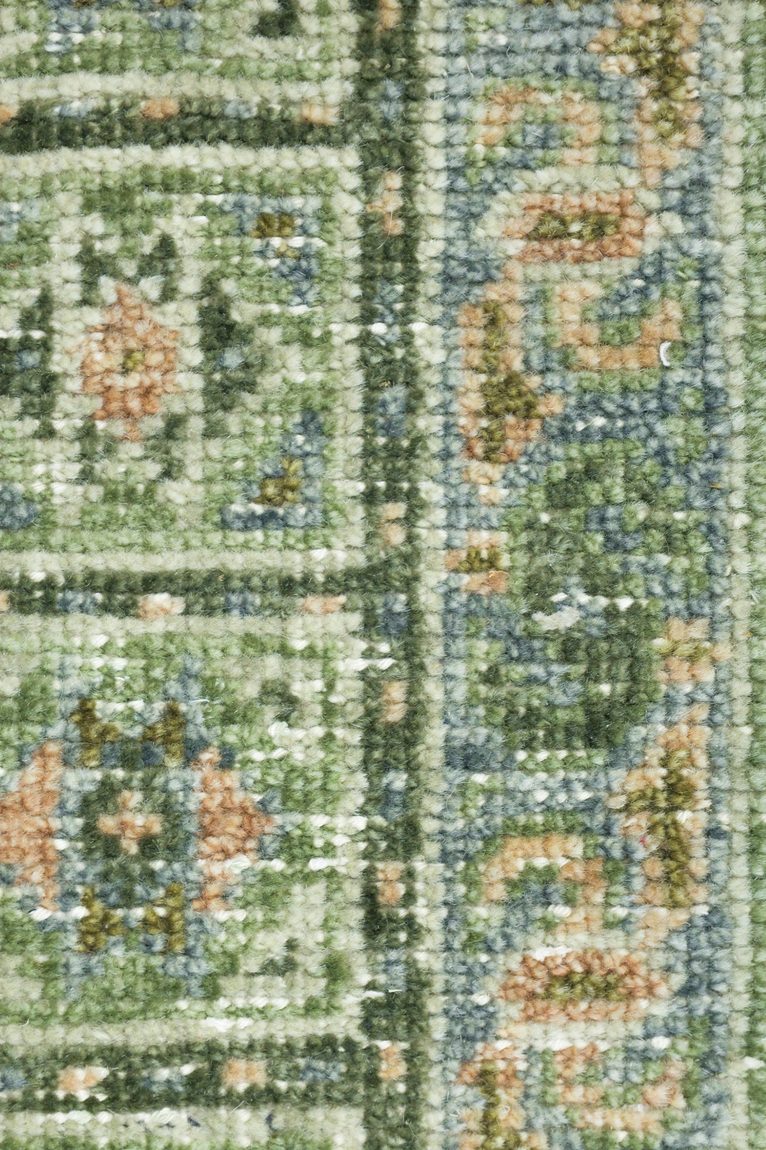 Needlepoint Handwoven Transitional Rug, J71364