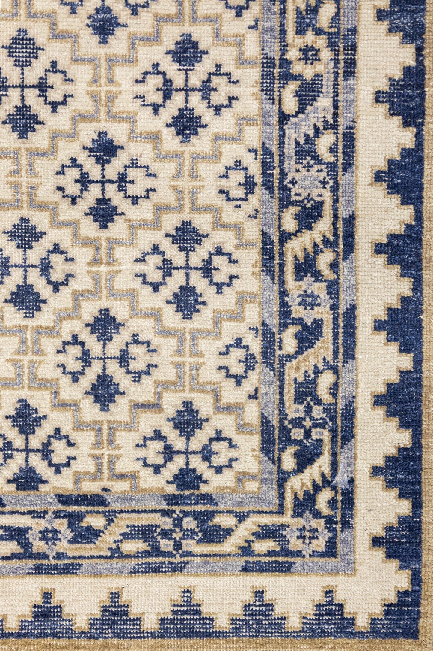 Nordic Needlepoint Handwoven Transitional Rug, J87617