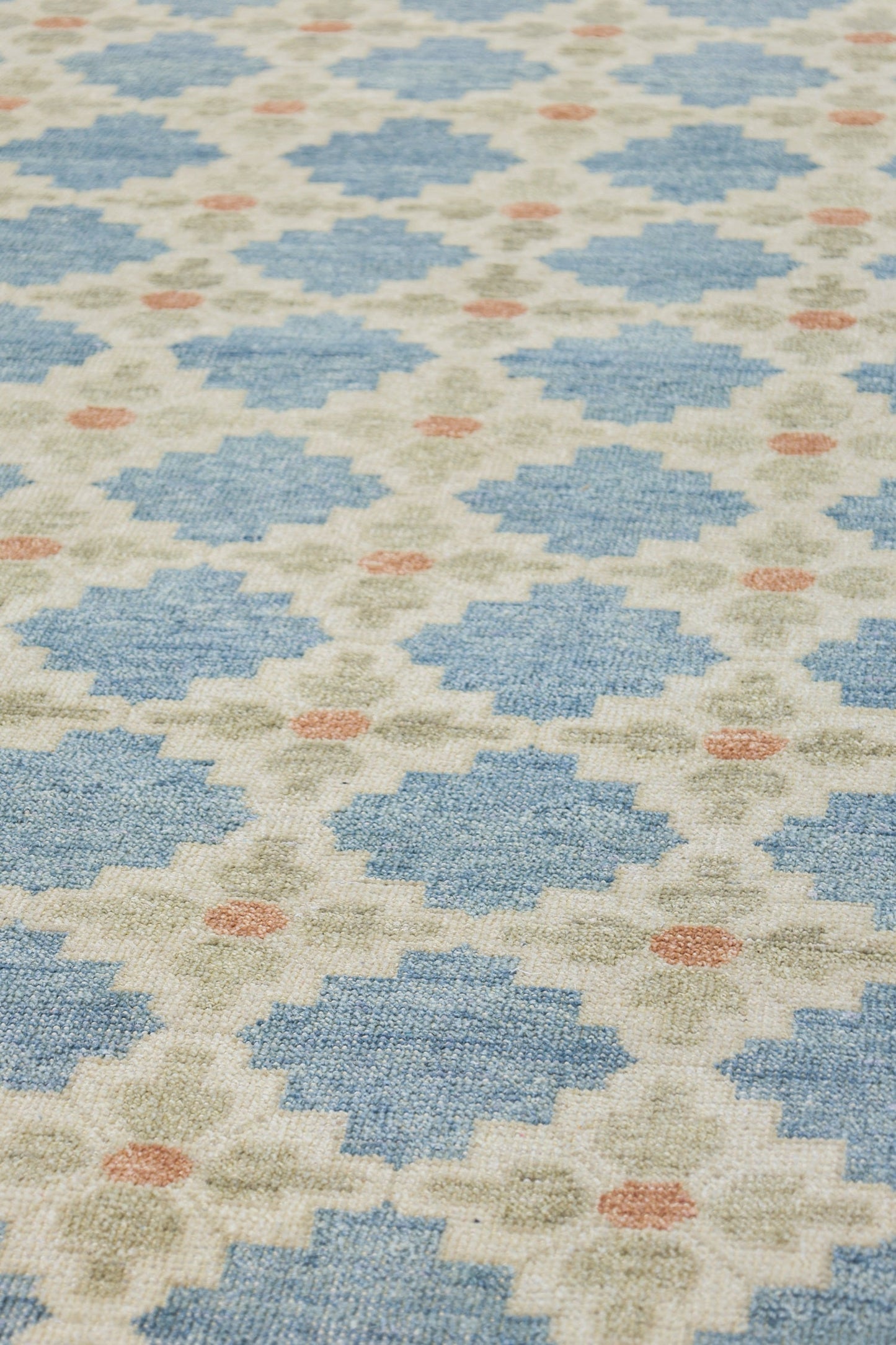Nordic Handwoven Transitional Rug, J79996