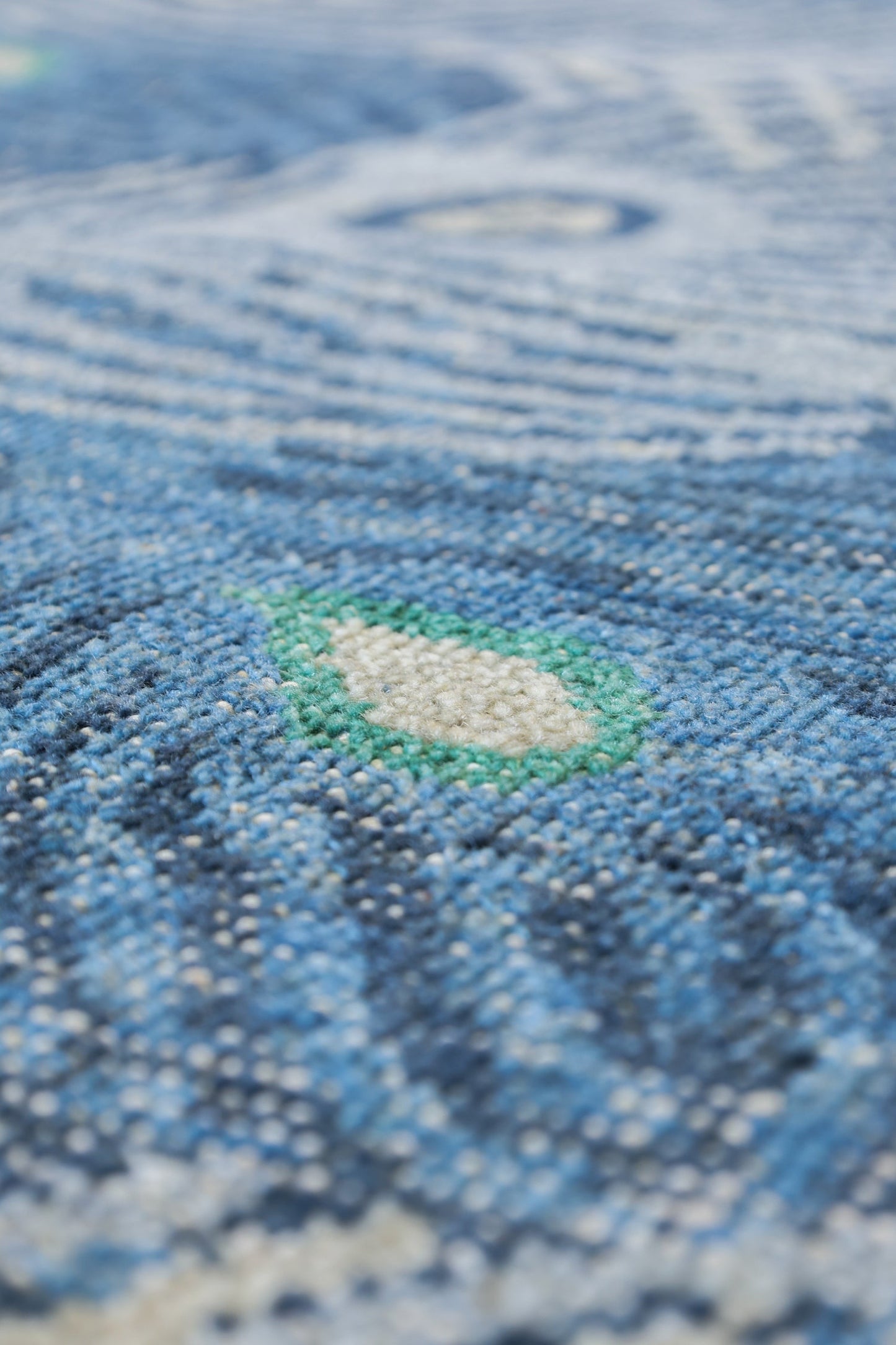 Peacock Feather Handwoven Transitional Rug, J79990