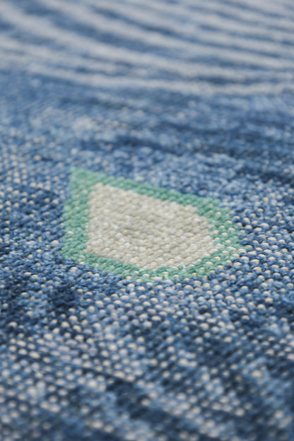 Peacock Feather Handwoven Transitional Rug, J80016
