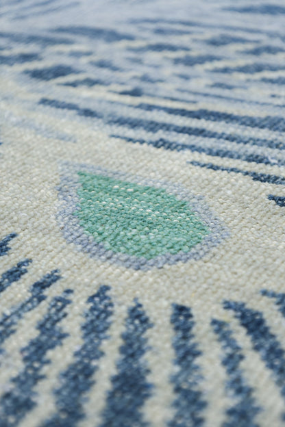 Peacock Feather Handwoven Transitional Rug, J80018