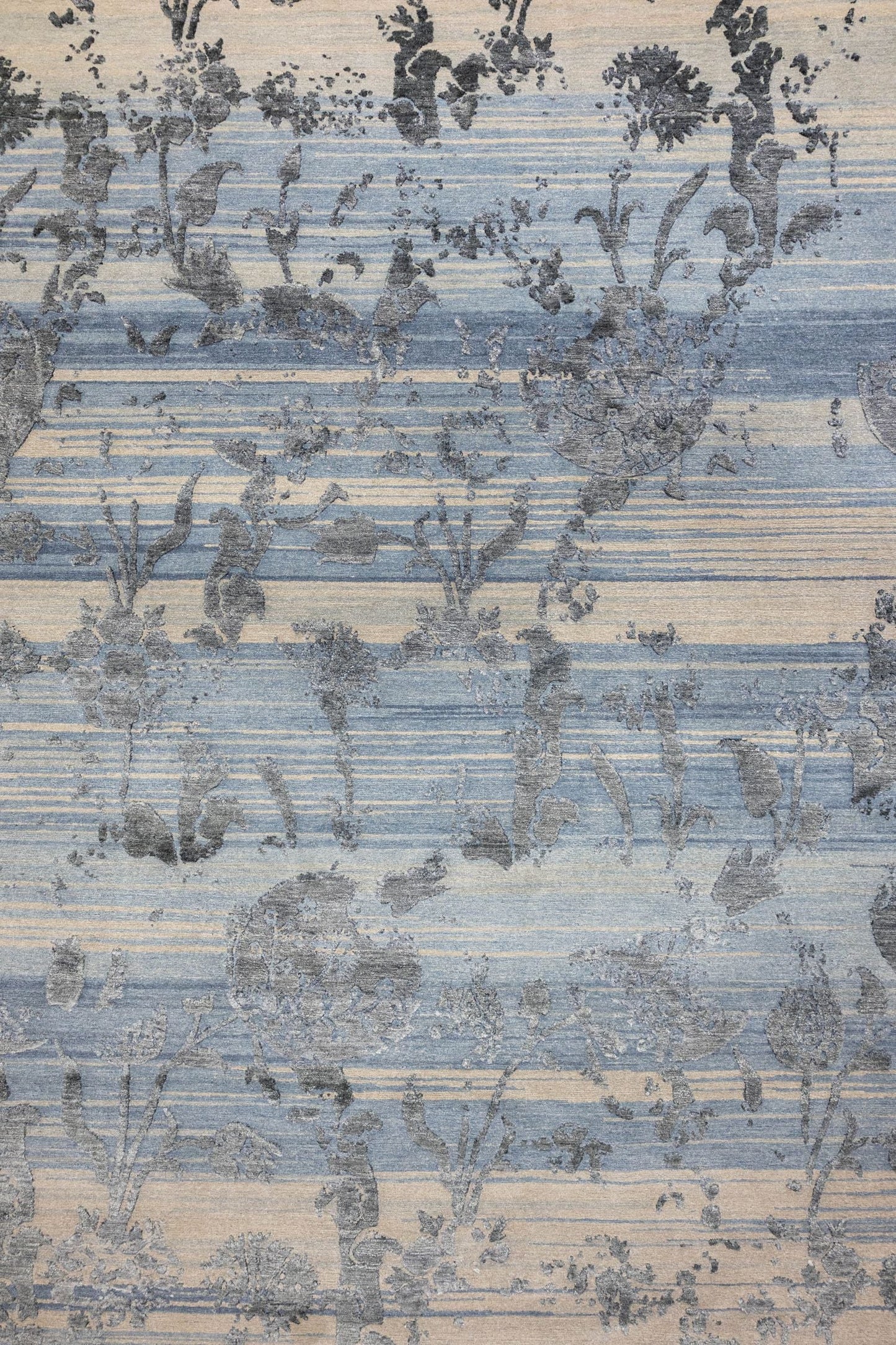 Pomegranate Tulips Handwoven Transitional Rug, J87937
