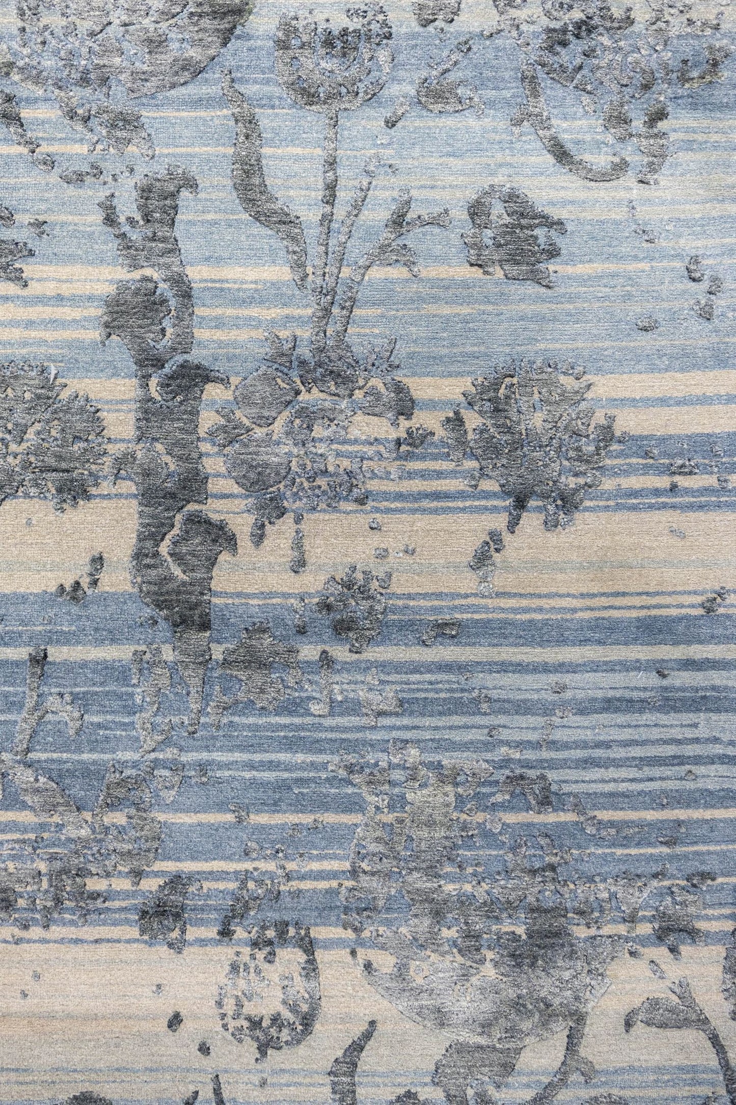 Pomegranate Tulips Handwoven Transitional Rug, J87937