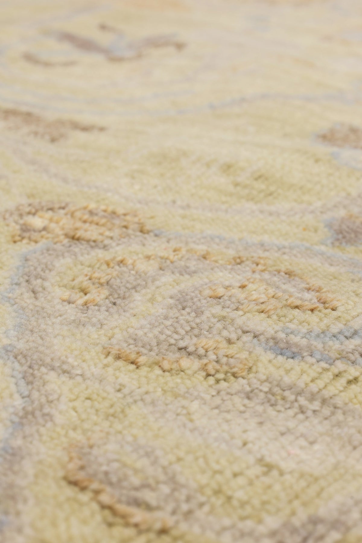 Quencia Handwoven Transitional Rug, J80929