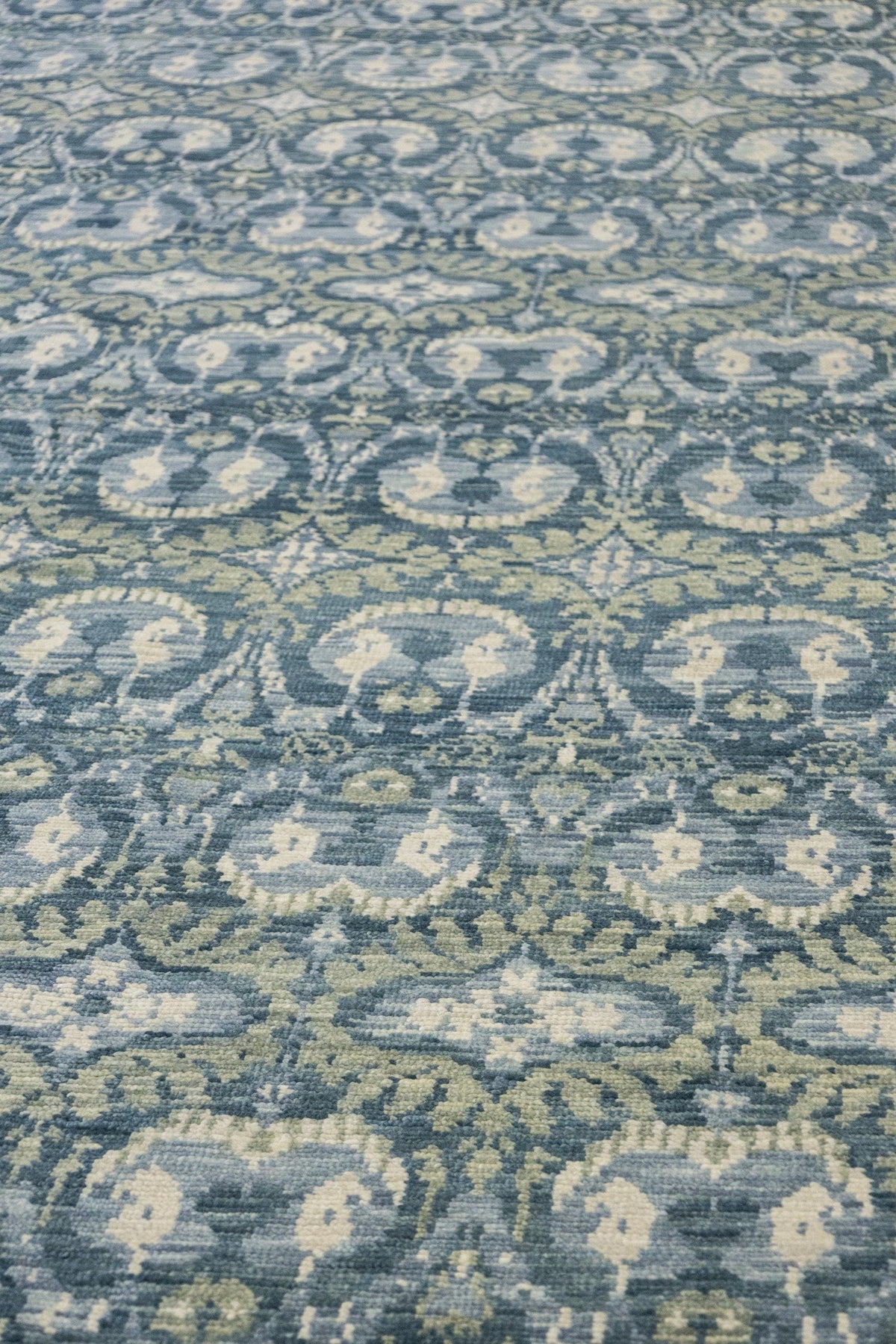 Samarkand Handwoven Transitional Rug, J88113