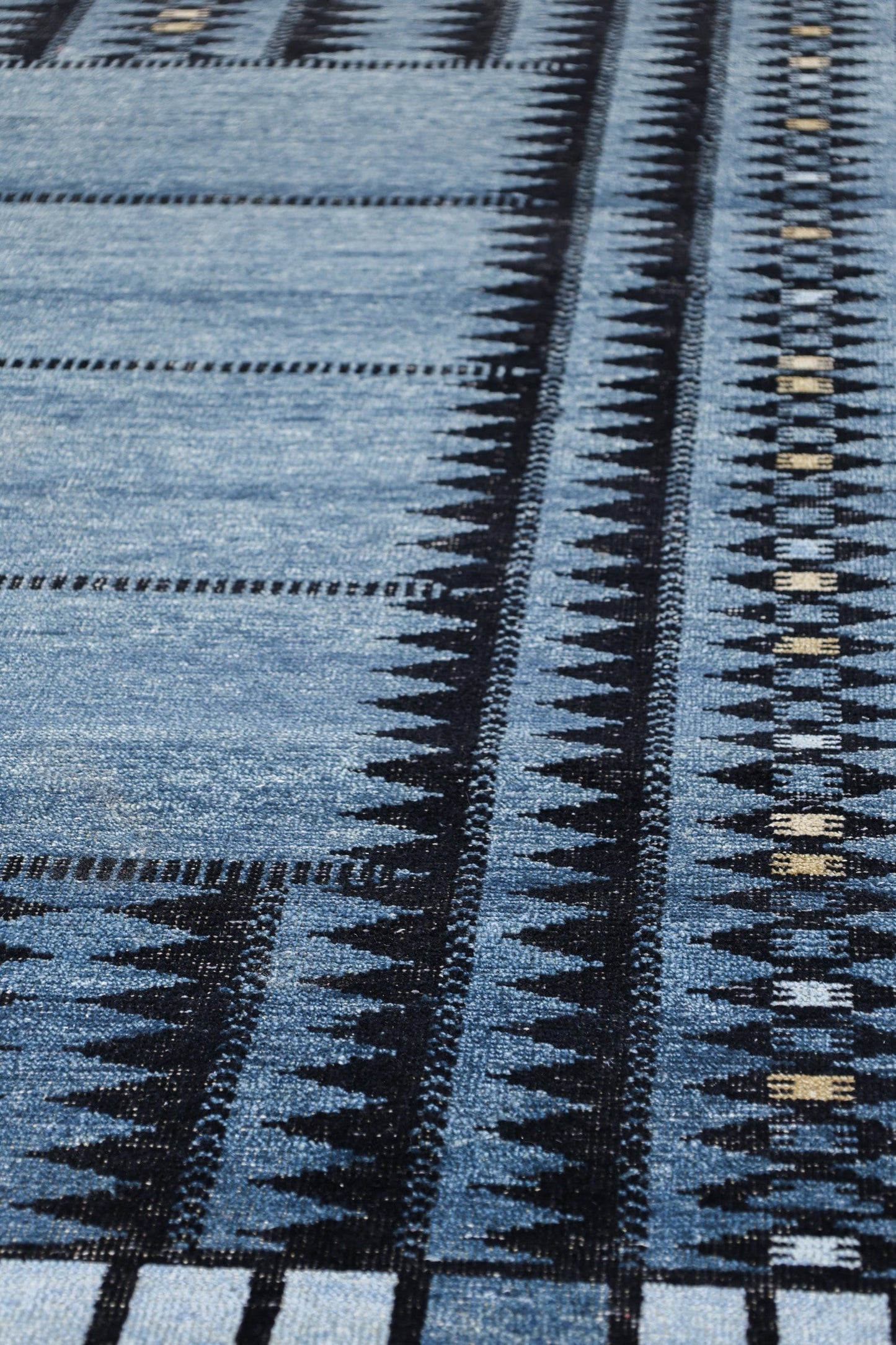 Scandinavian Handwoven Transitional Rug, J79972