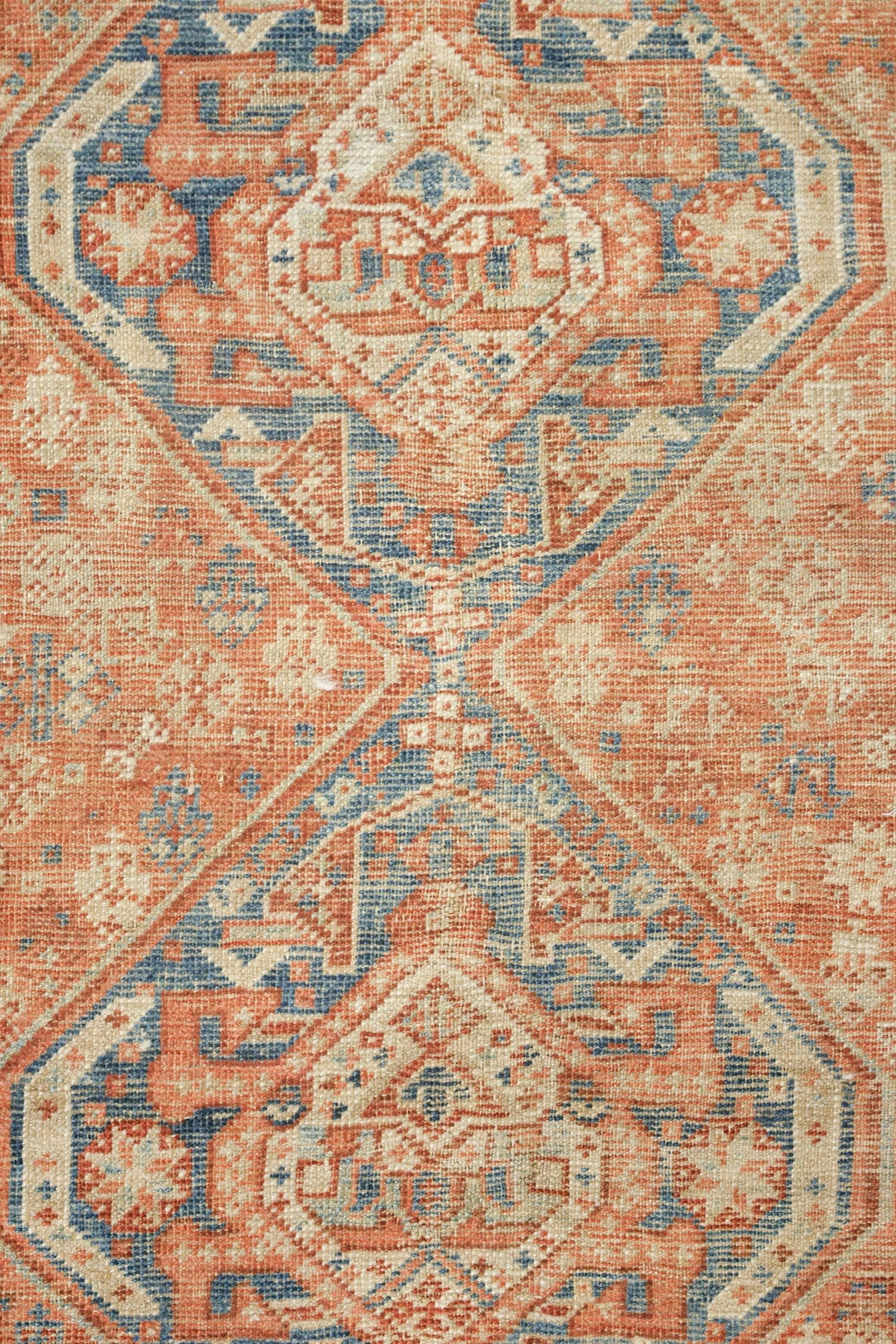 Vintage Shiraz Handwoven Transitional Rug, J73417
