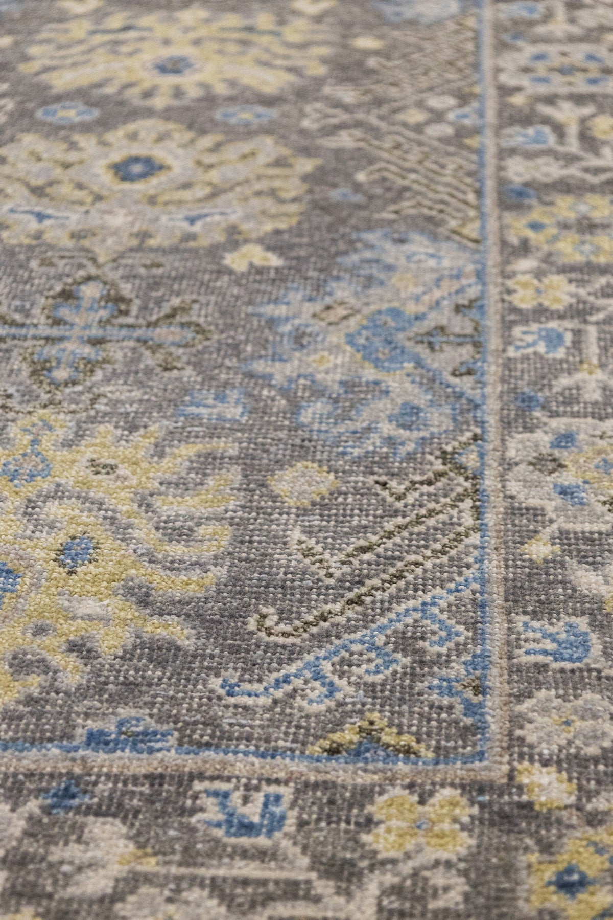 Smirna Handwoven Transitional Rug, J87514