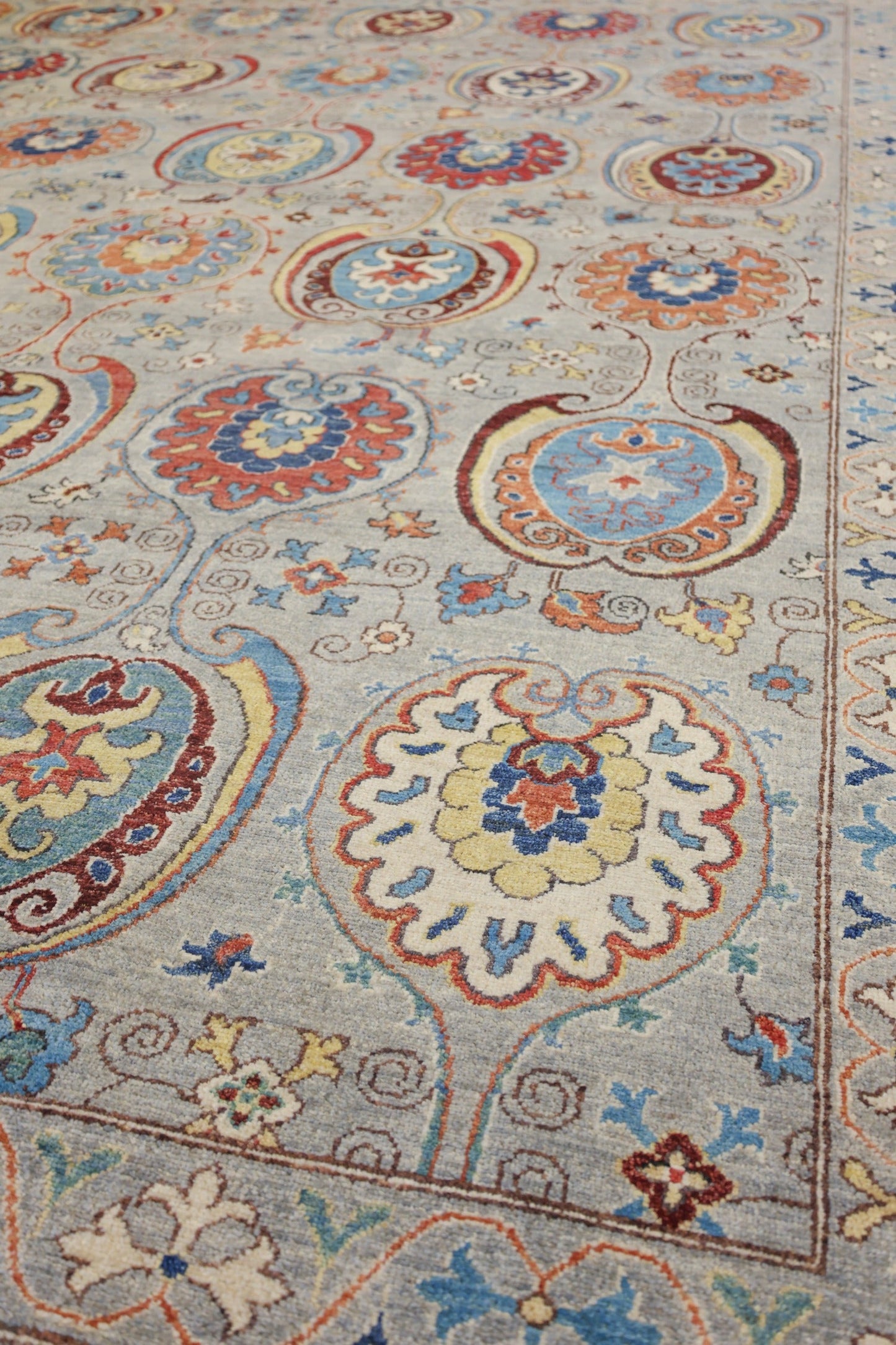 Suzani Handwoven Transitional Rug, 77747