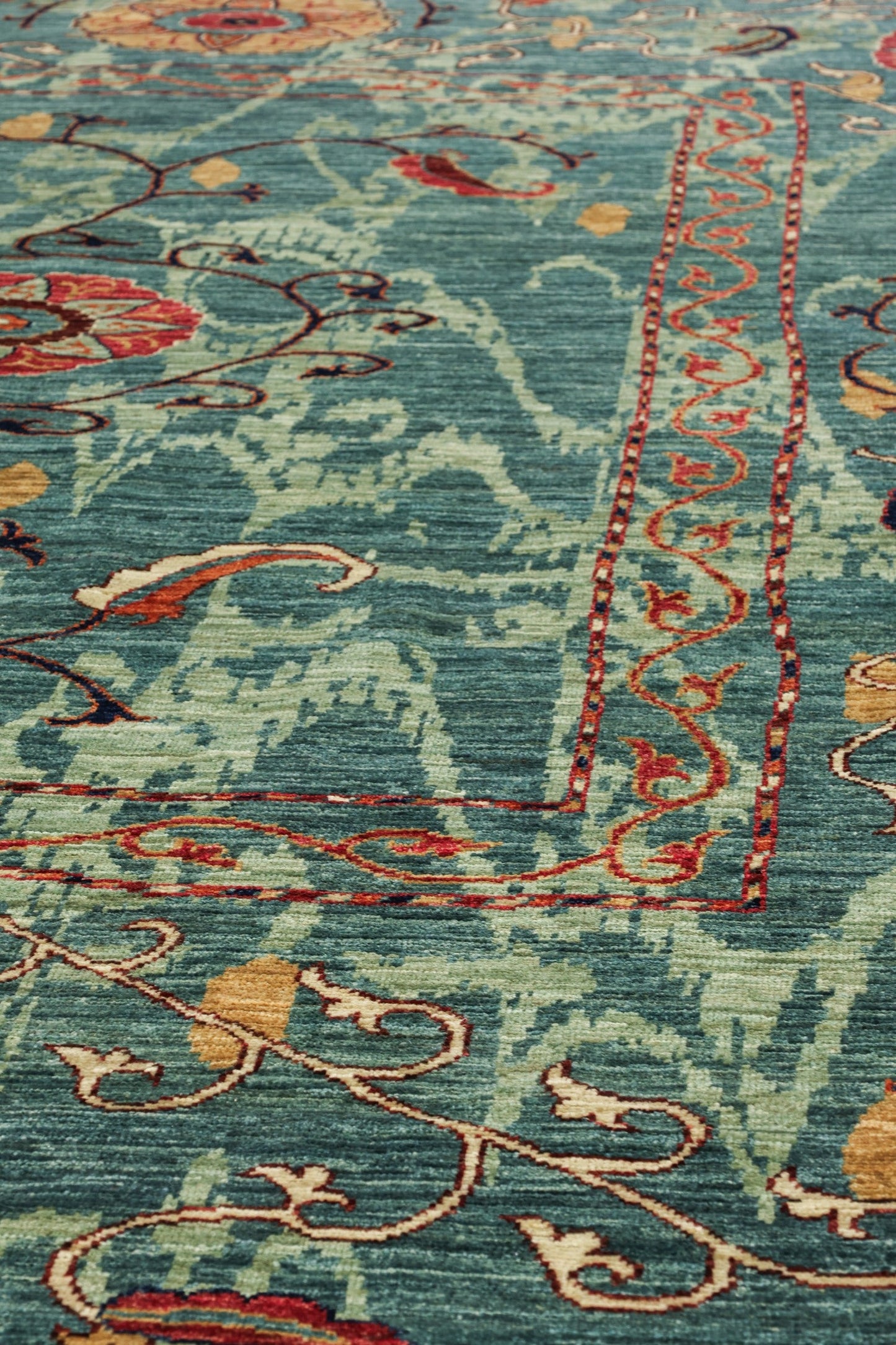 Suzani Handwoven Transitional Rug, J81061