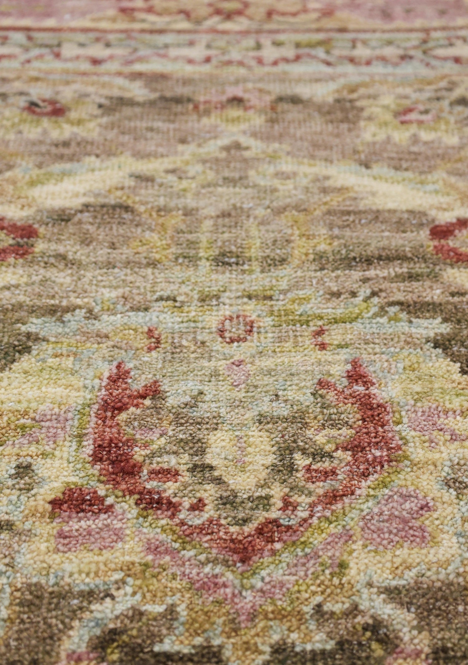 Tabriz Handwoven Transitional Rug, J71274