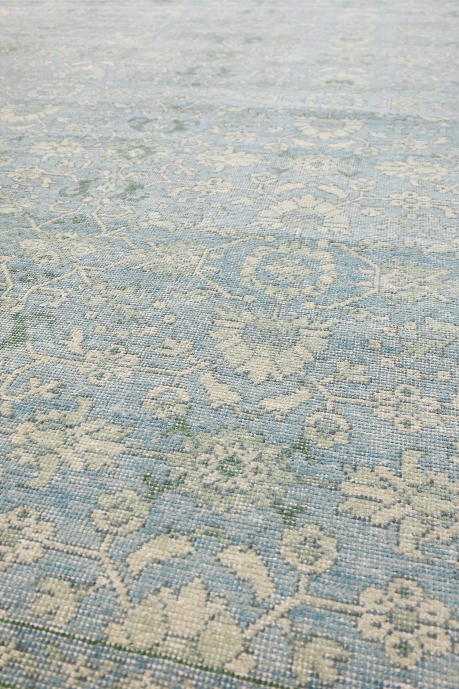 Tabriz Handwoven Transitional Rug, J71374
