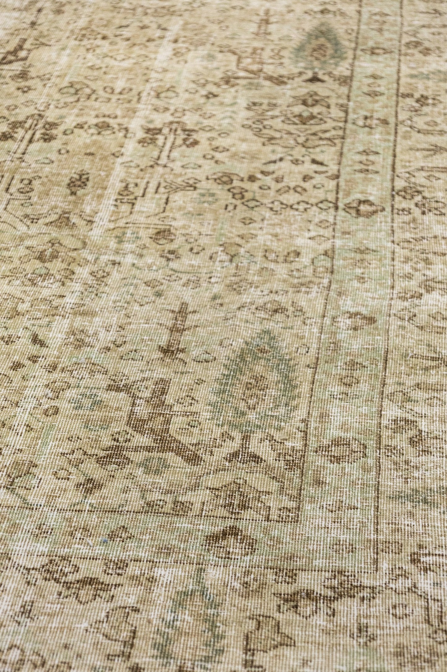 Vintage Tabriz Handwoven Transitional Rug, J87220