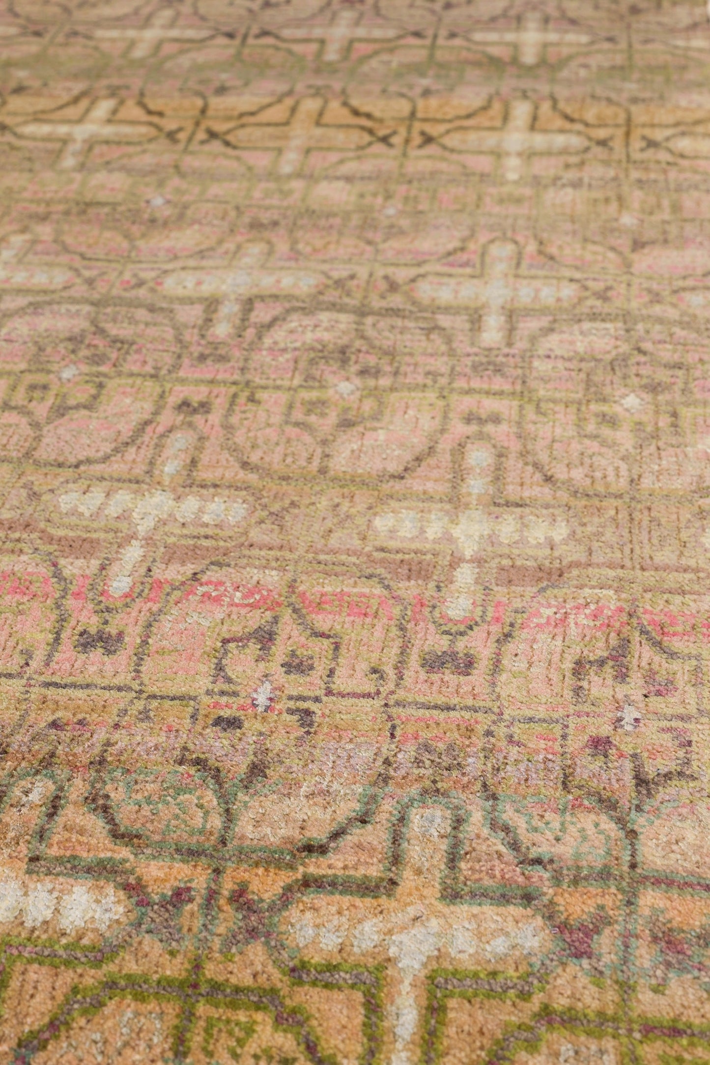 Tekke Repeating Handwoven Transitional Rug, J80565