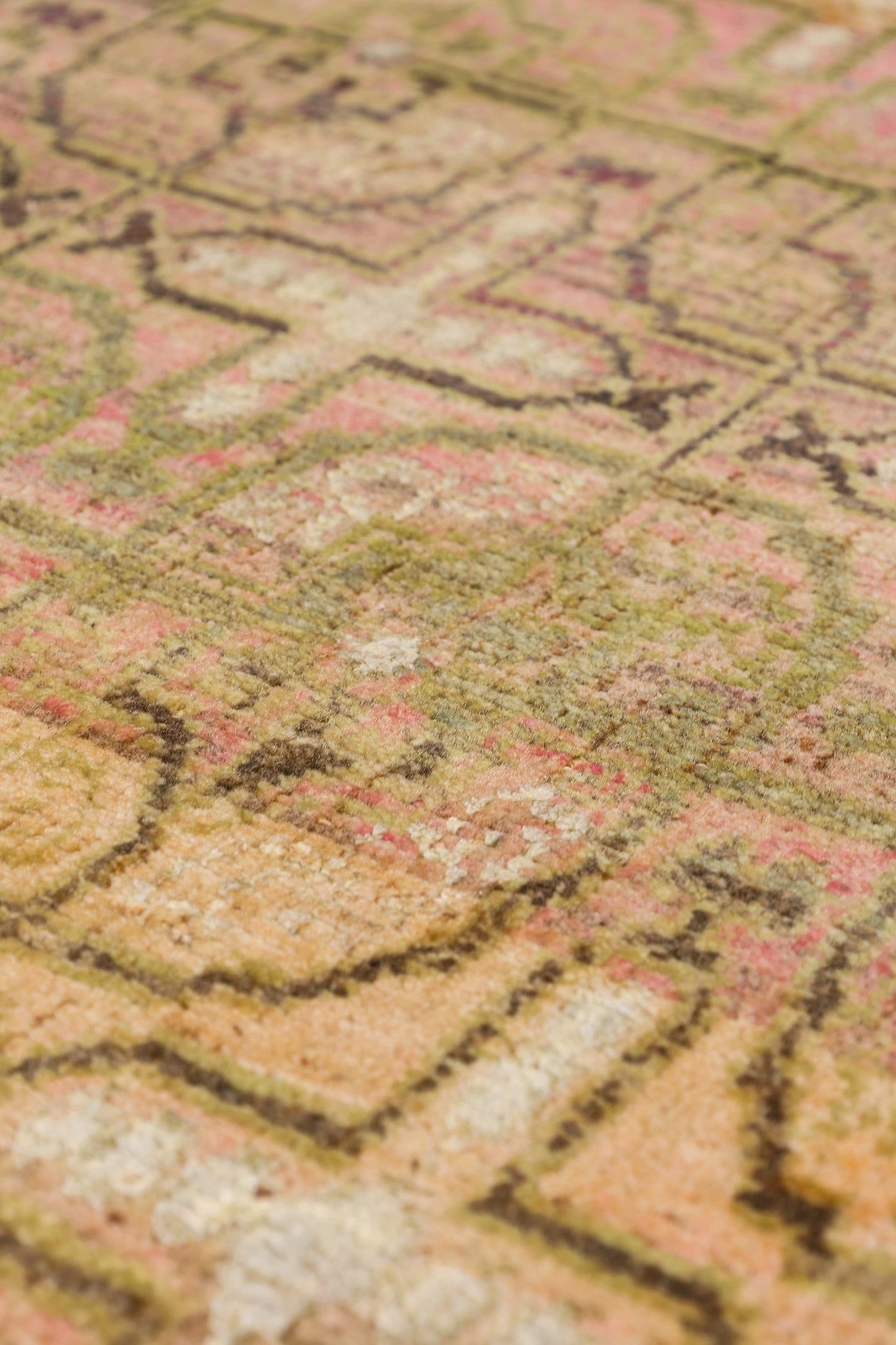 Tekke Repeating Handwoven Transitional Rug, J80565