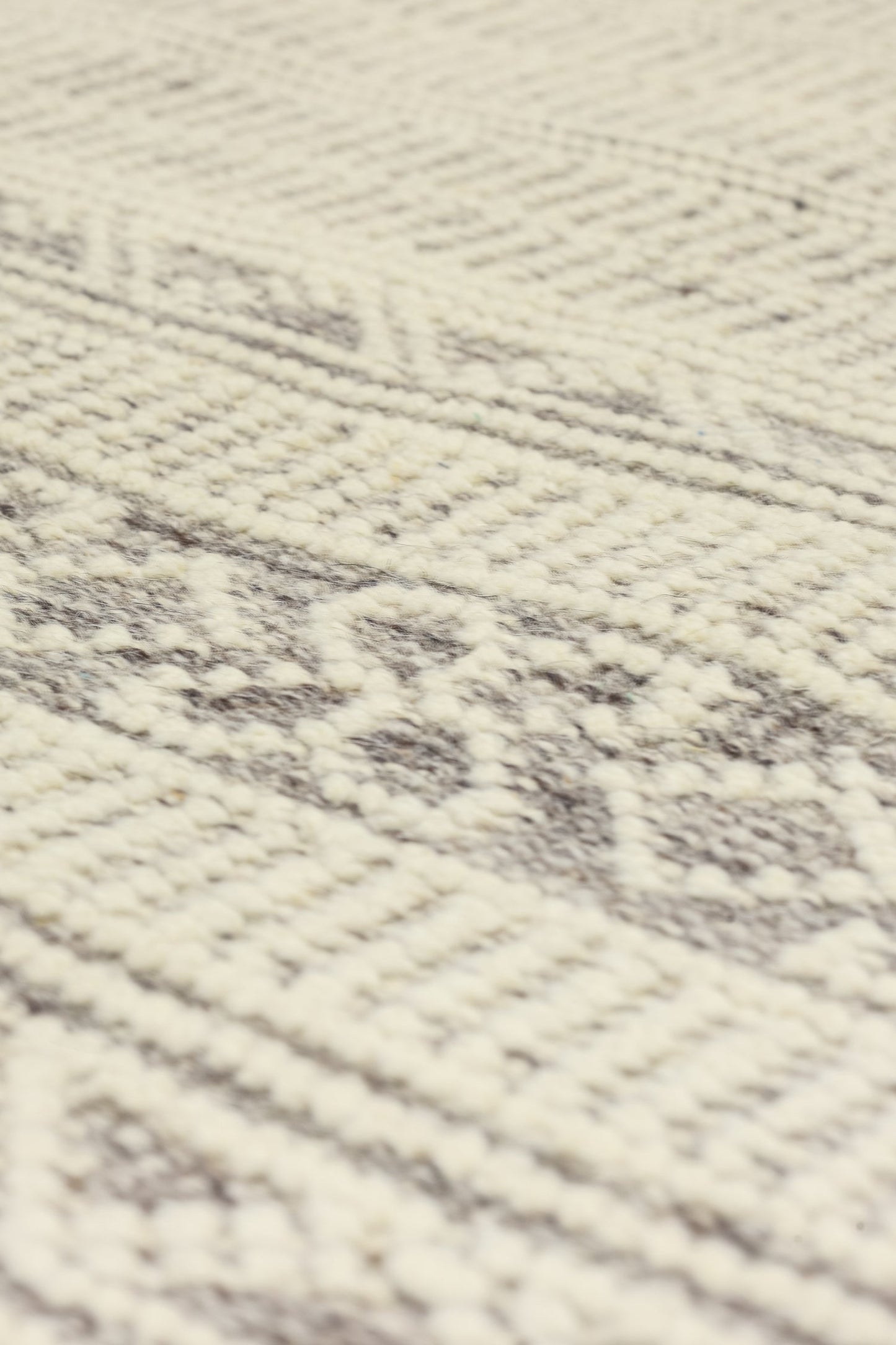 Tinos Handwoven Transitional Rug, J80827