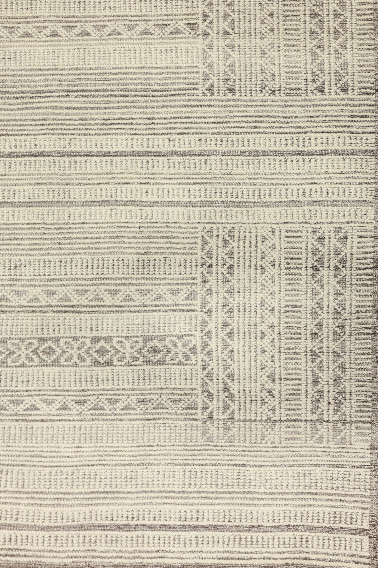 Tinos Handwoven Transitional Rug, J80827