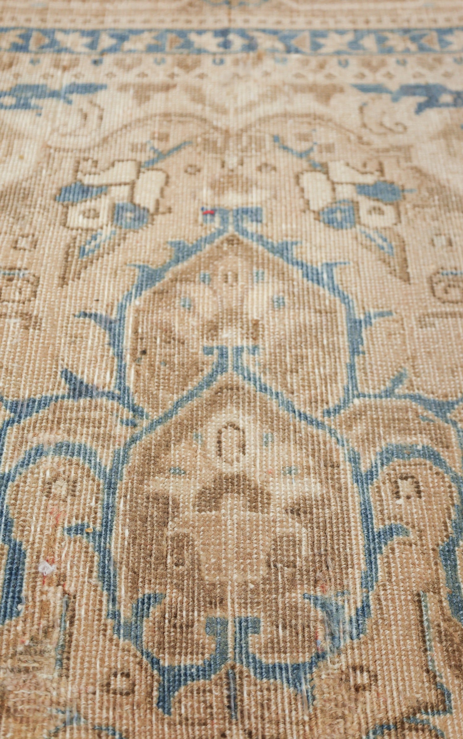 Vintage Ahar Heriz Handwoven Tribal Rug, J70017