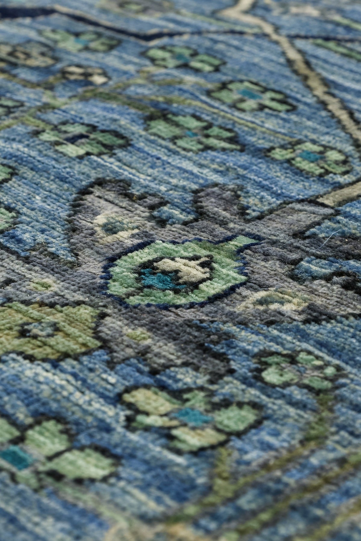 Arabesque Handwoven Tribal Rug, J81070