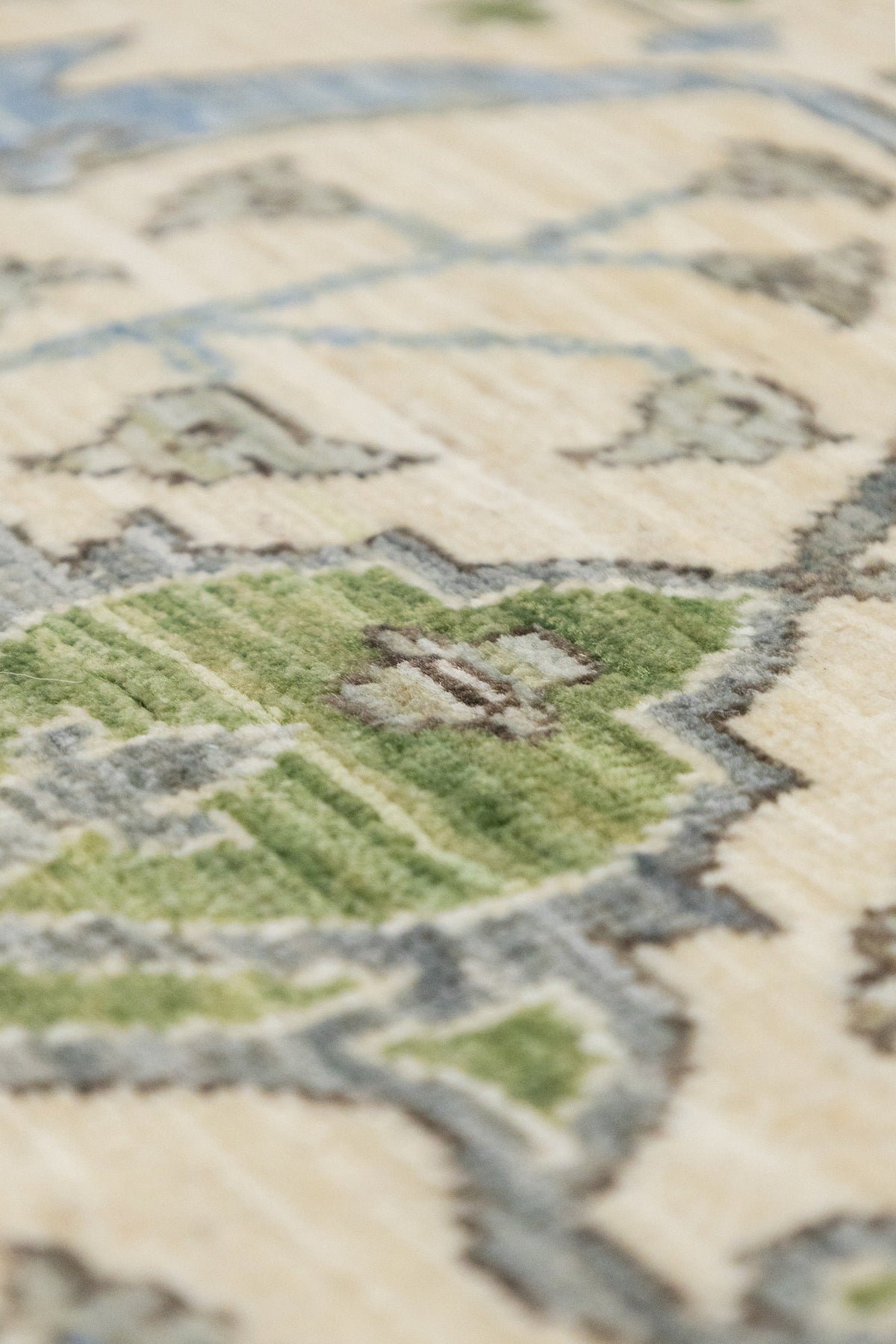 Arabesque Handwoven Tribal Rug, J89317