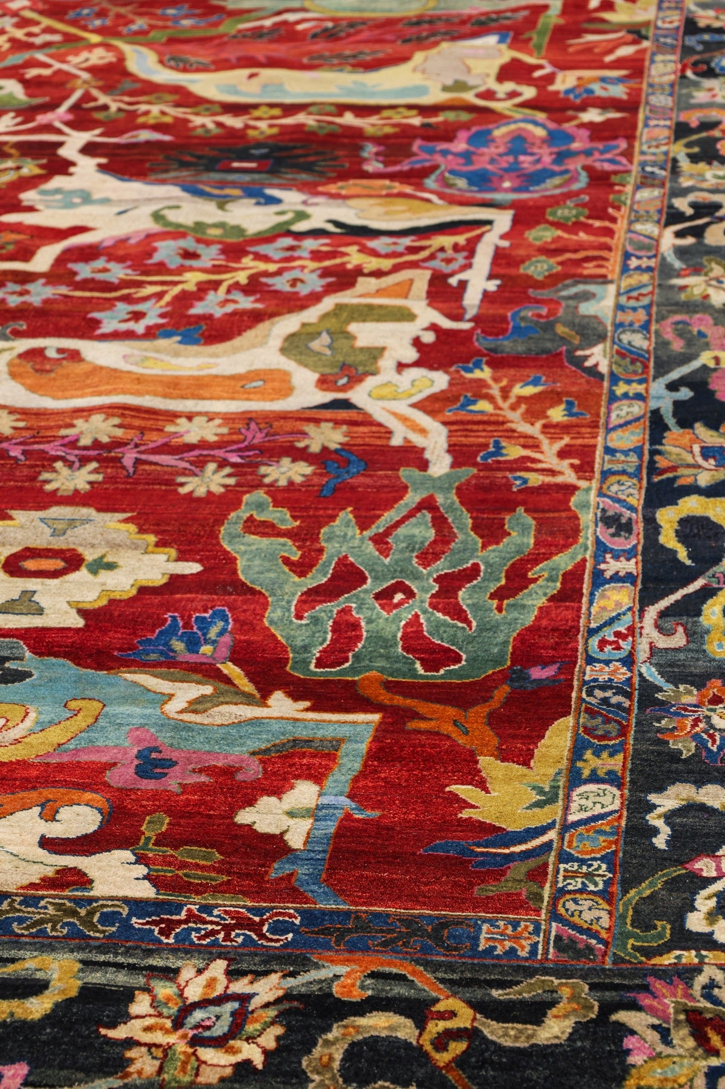 Arabesque Agra Handwoven Tribal Rug, J80586