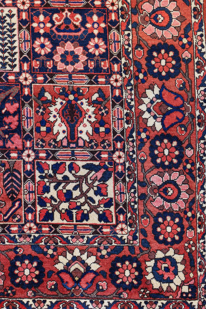 Antique BakhtiariTribal Rug, 83425