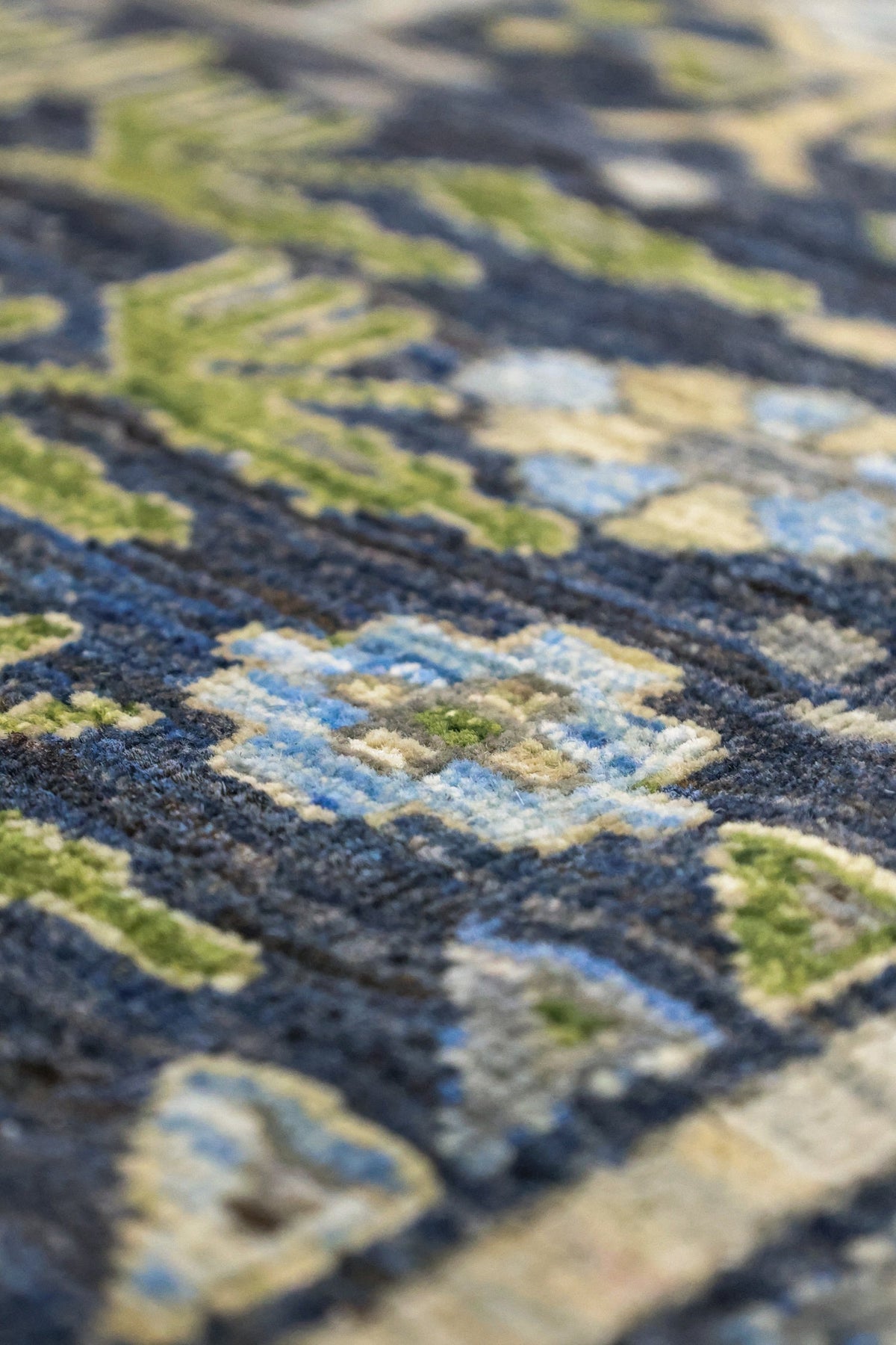 Bakshaish Willow Handwoven Tribal Rug, J81376