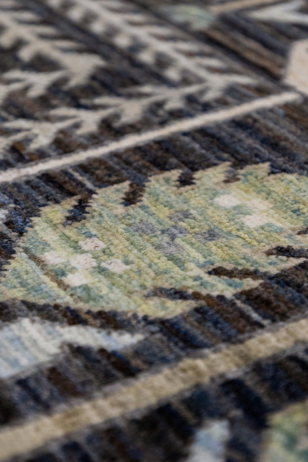 Bakshaish Willow Handwoven Tribal Rug, J89306