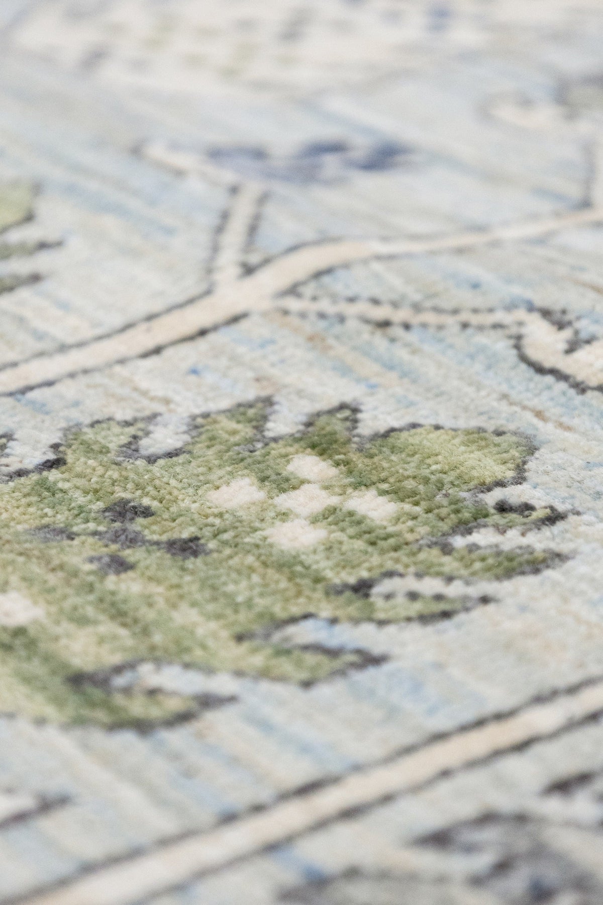 Bakshaish Willow Handwoven Tribal Rug, J89331