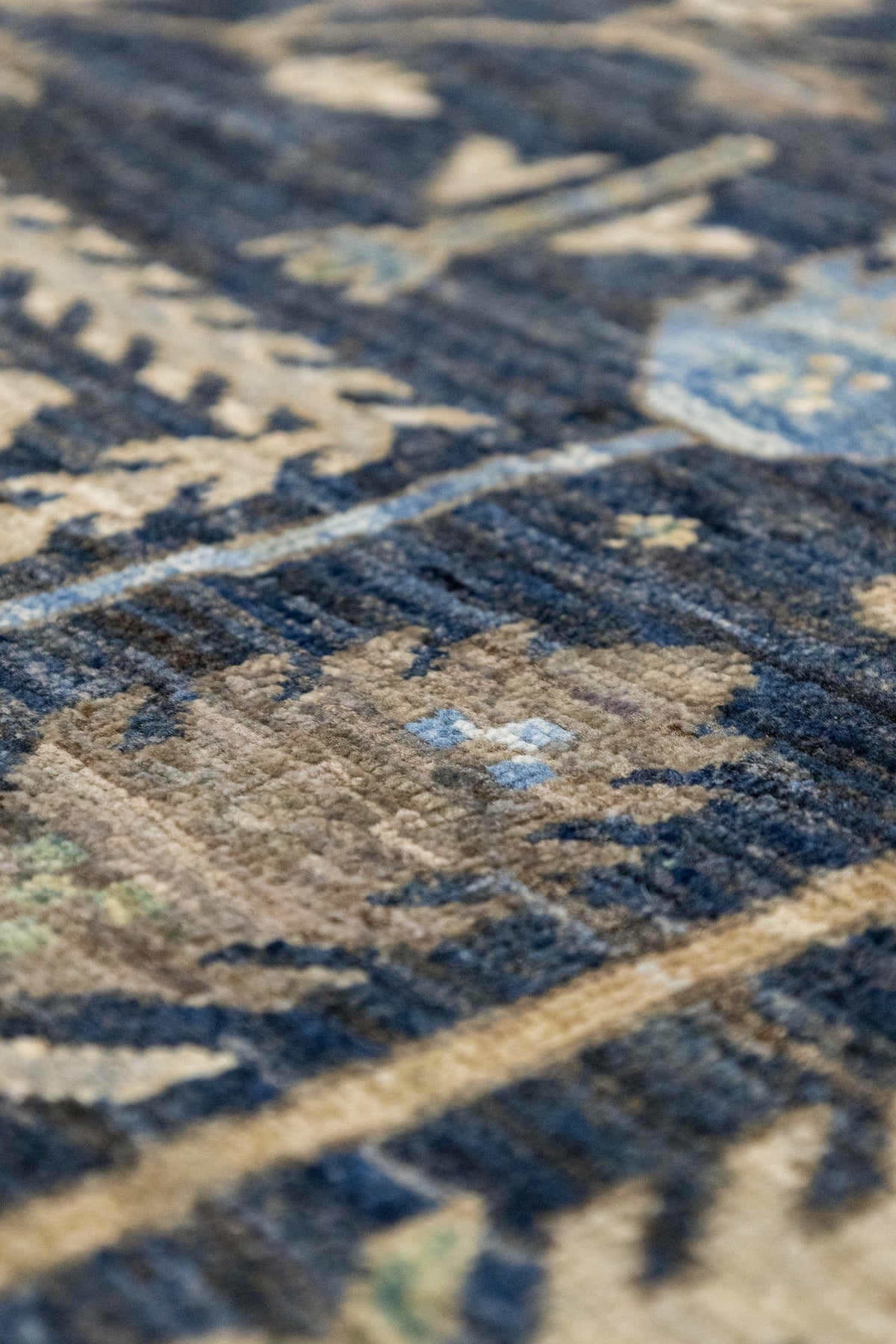 Bakshaish Willow Handwoven Tribal Rug, J89346