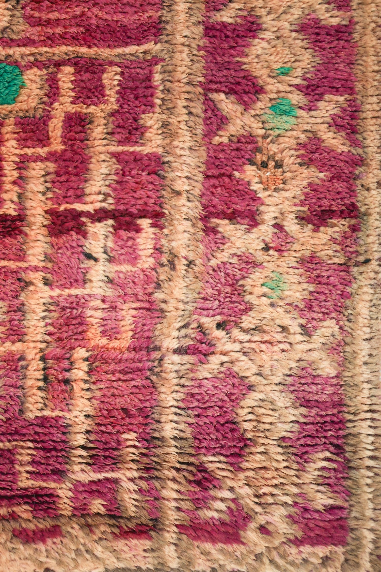 Vintage Berber Handwoven Tribal Rug, J62417