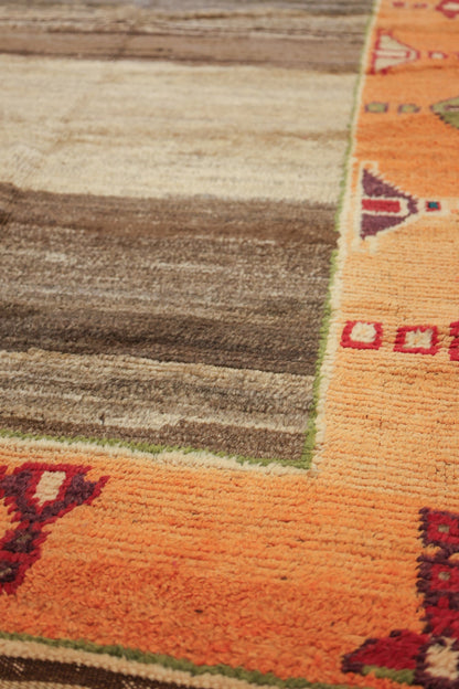 Vintage Berber Handwoven Tribal Rug, J71873